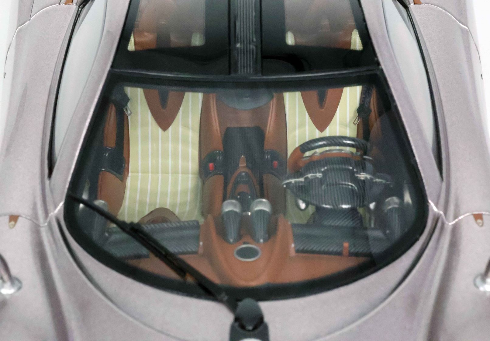 BBR Pagani Huayra Codalunga - Iridescent Bronze Aymara | 1:18 - Imagen 8