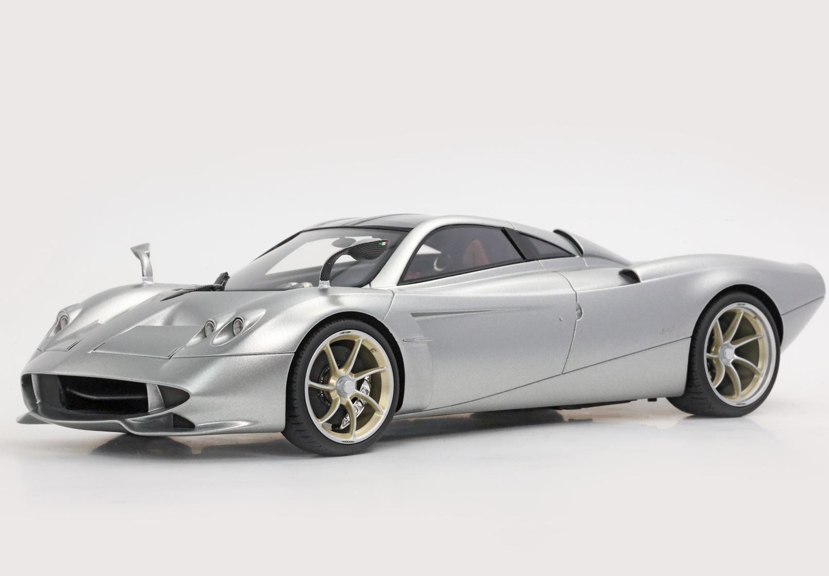 BBR Pagani Huayra Codalunga - Semi Matt Montecarlo Grey | 1:18 – Bild 4