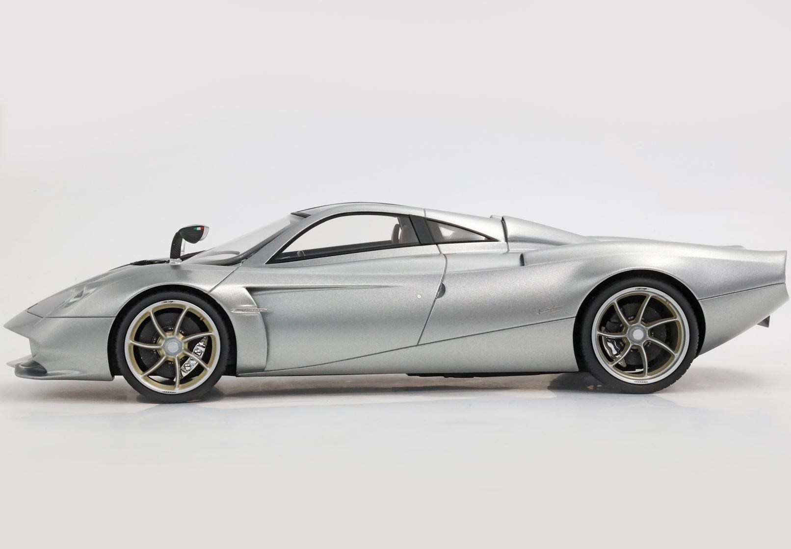 BBR Pagani Huayra Codalunga - Semi Matt Montecarlo Grey | 1:18 – Bild 5