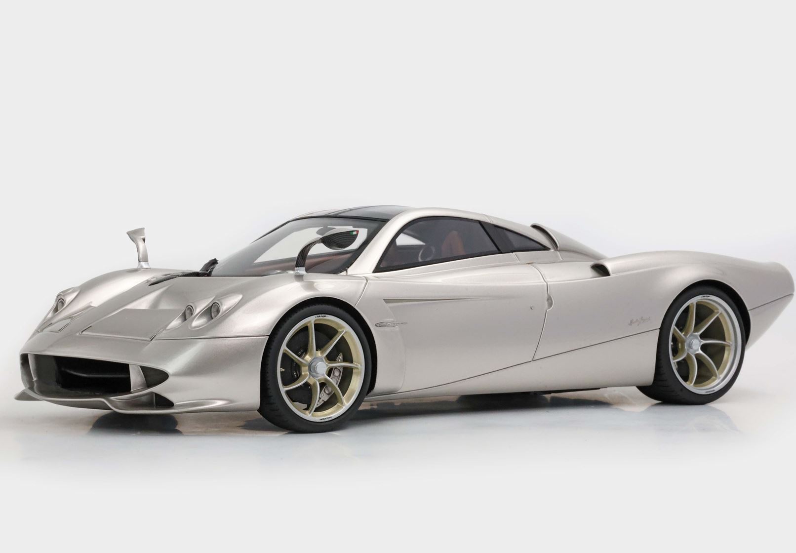 BBR Pagani Huayra Codalunga - Porsche Gold Bronze Metallic | 1:18 - Imagen 4