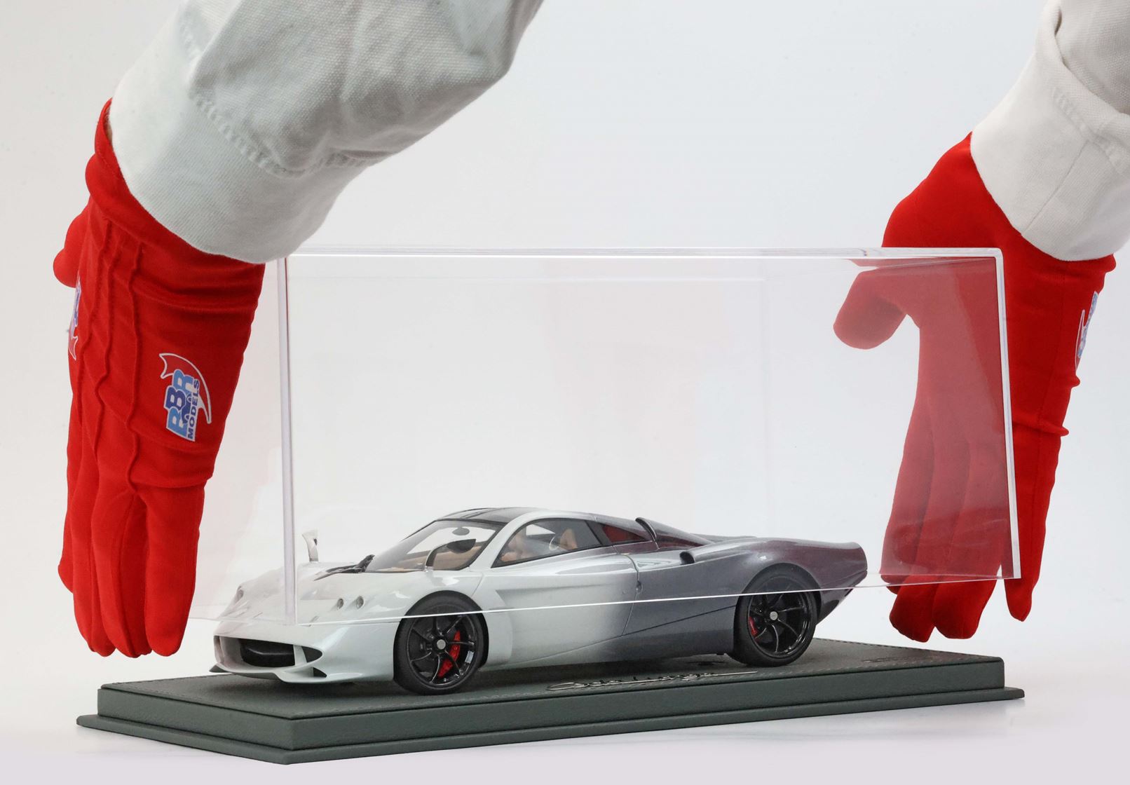 BBR Pagani Huayra Codalunga - Malta White - Gray Shade | 1:18 - Imagen 3