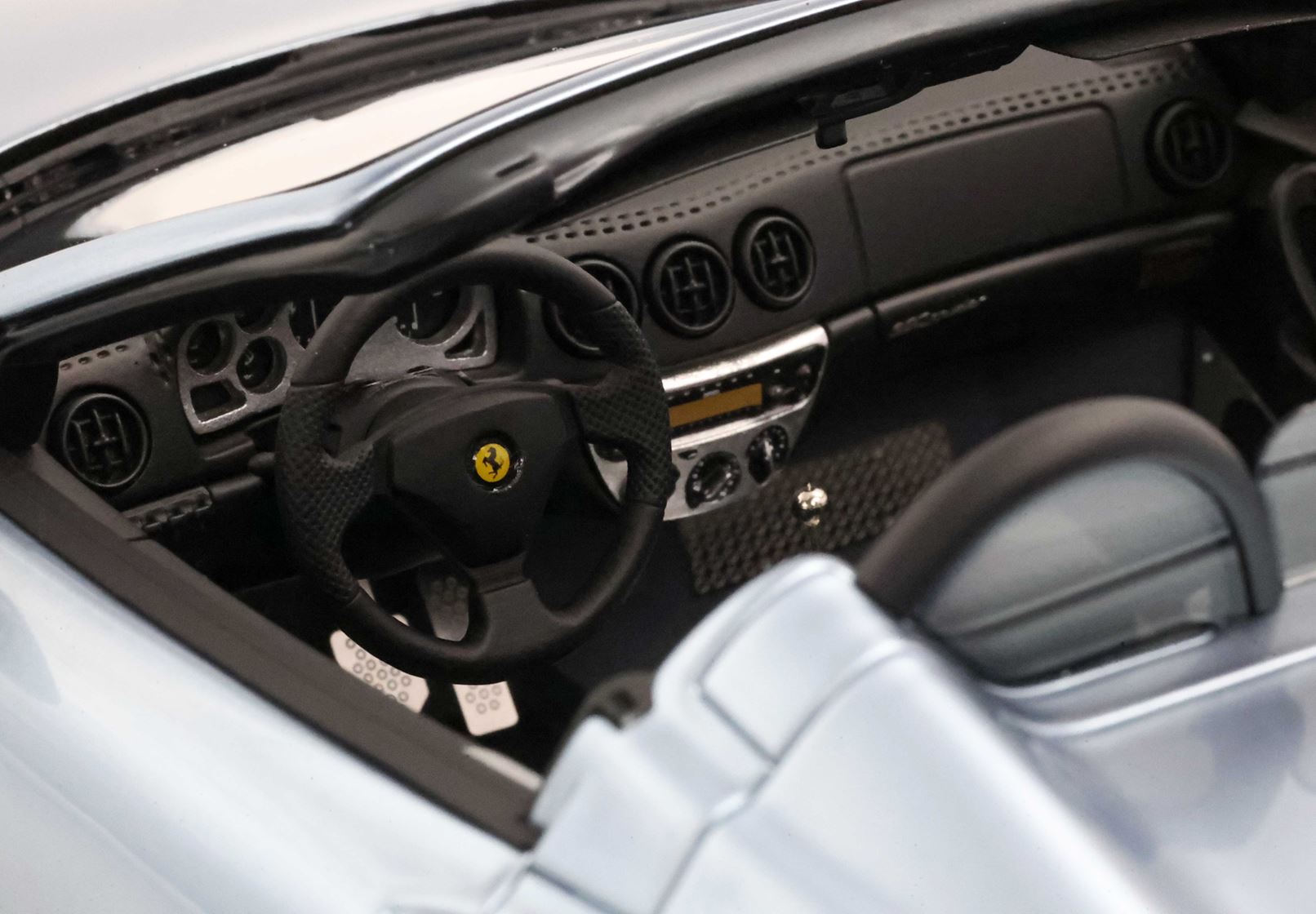 BBR Ferrari 360 Modena Spider Manual Transmission - Alloy Grey - Black | 1:18 - Imagen 7