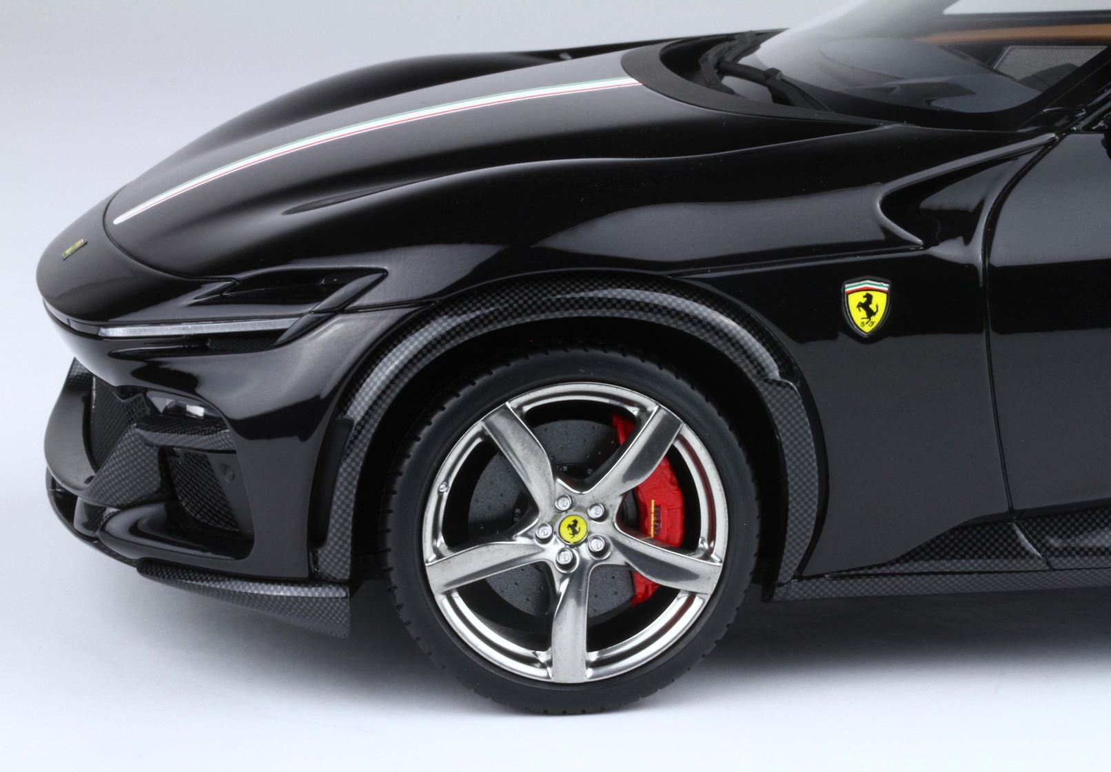 BBR Ferrari Purosangue Panoramic Roof Italian Flag - Purosangue Black | 1:18 - Imagen 7