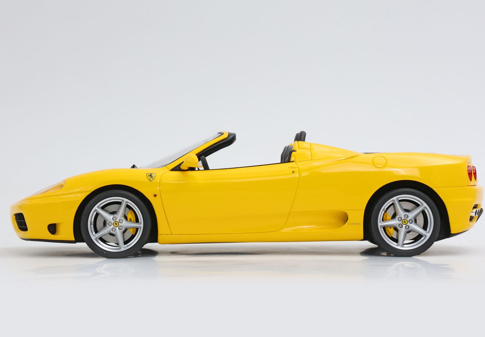 BBR Ferrari 360 Modena Spider Cambio automatico - Modena Yellow - Black | 1:18 - Imagen 3