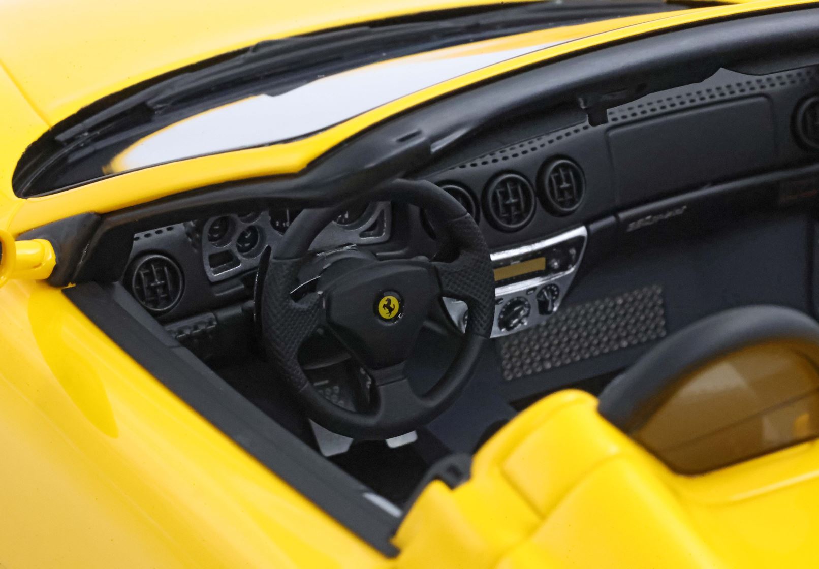 BBR Ferrari 360 Modena Spider Cambio automatico - Modena Yellow - Black | 1:18 - Imagen 7
