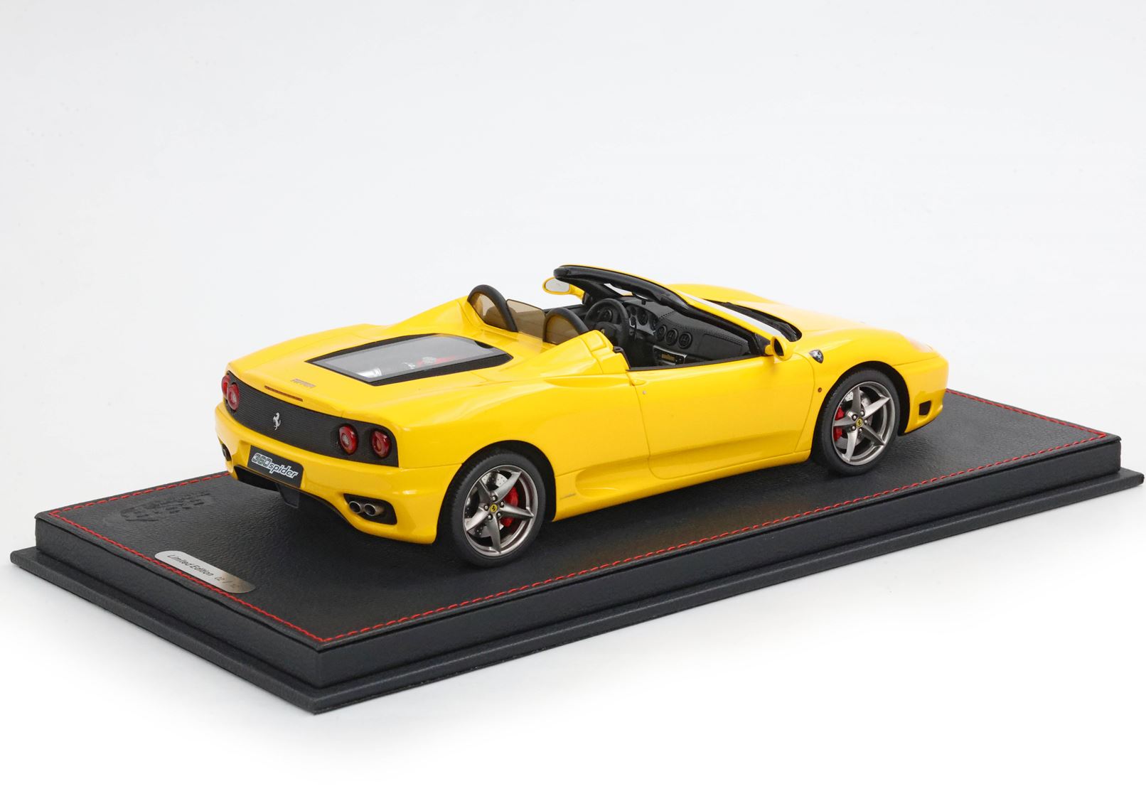 BBR Ferrari 360 Modena Spider Automatic Gearbox, Challenge Rear Grille, Italian Stripe - Modena Yellow / Black | 1:18 - Imagen 2