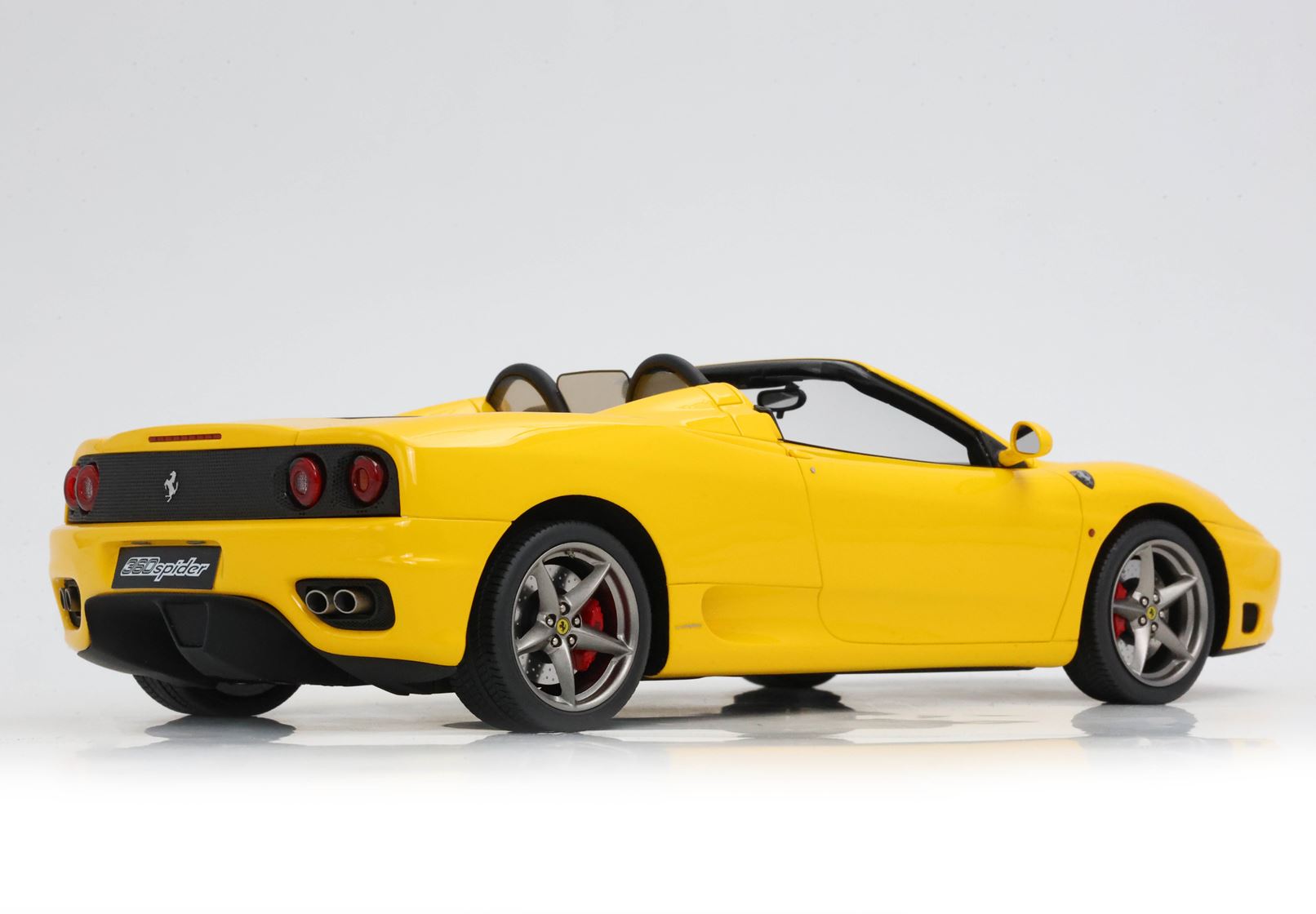 BBR Ferrari 360 Modena Spider Automatic Gearbox, Challenge Rear Grille, Italian Stripe - Modena Yellow / Black | 1:18 - Imagen 4