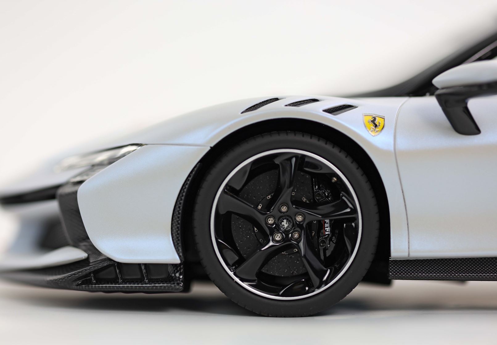 BBR Ferrari SF90 XX Stradale - Onda Marina with Black Roof | 1:18 - Imagen 6