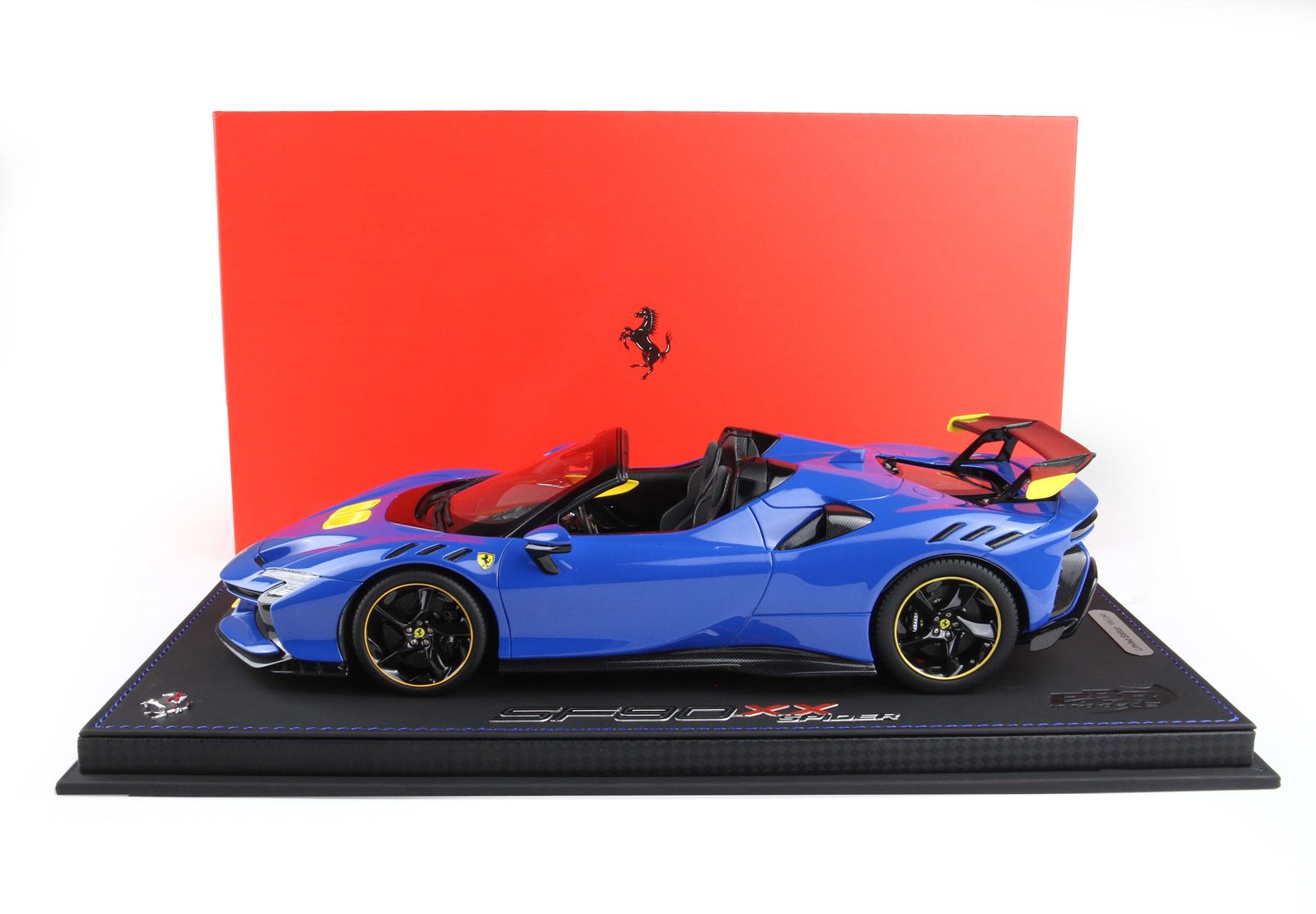 BBR Ferrari SF90 XX Spider - Dino Blue and Yellow | 1:18 - Imagen 7