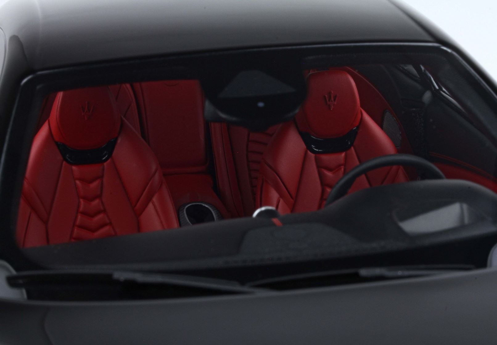 BBR Maserati Granturismo Folgore 2023 - Absolute Black | 1:18 - Imagen 6
