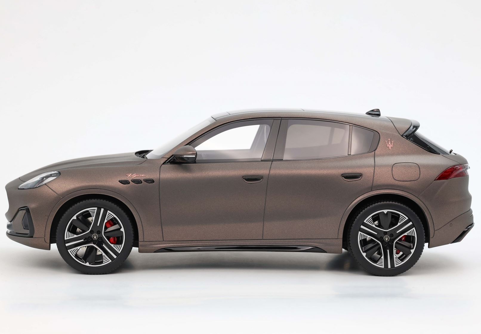 BBR Maserati Grecale Folgore 2022 - Folgore Copper | 1:18 - Imagen 3