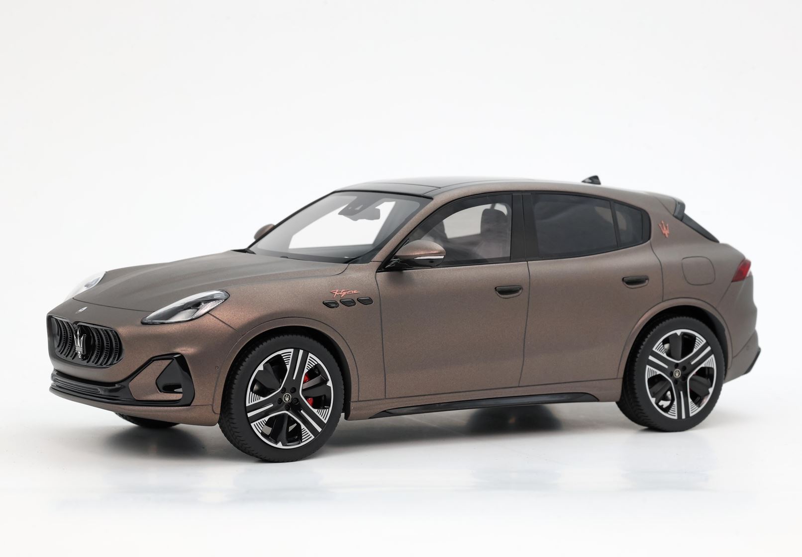 BBR Maserati Grecale Folgore 2022 - Folgore Copper | 1:18 - Imagen 4