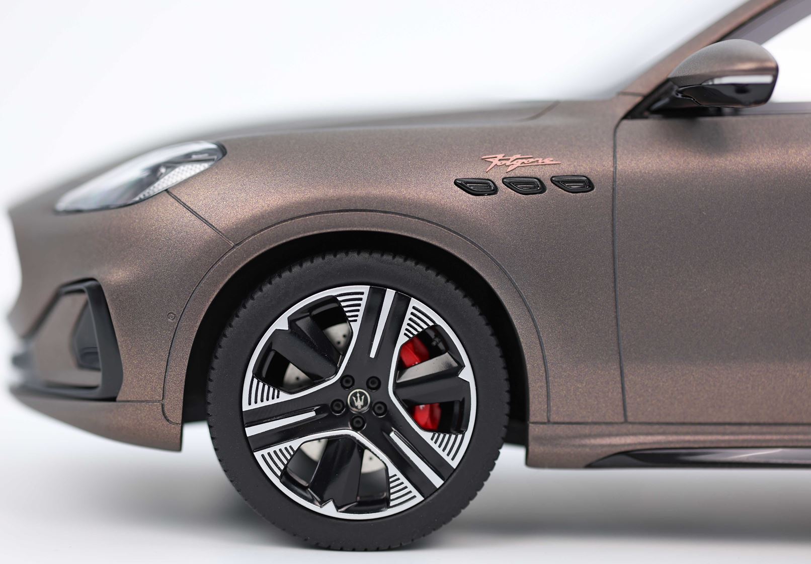 BBR Maserati Grecale Folgore 2022 - Folgore Copper | 1:18 - Imagen 6
