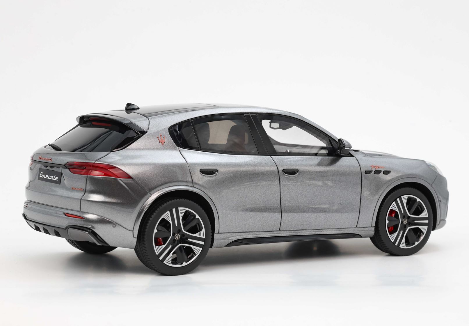 BBR Maserati Grecale Folgore 2022 - Lava Grey | 1:18 - Imagen 4
