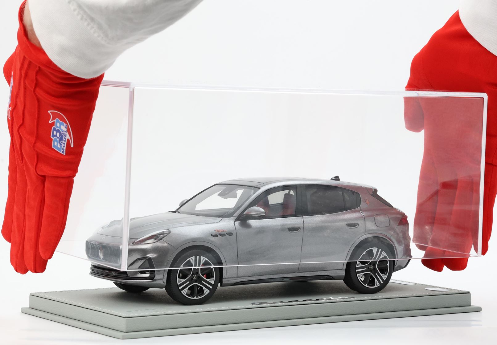BBR Maserati Grecale Folgore 2022 - Lava Grey | 1:18 - Imagen 2