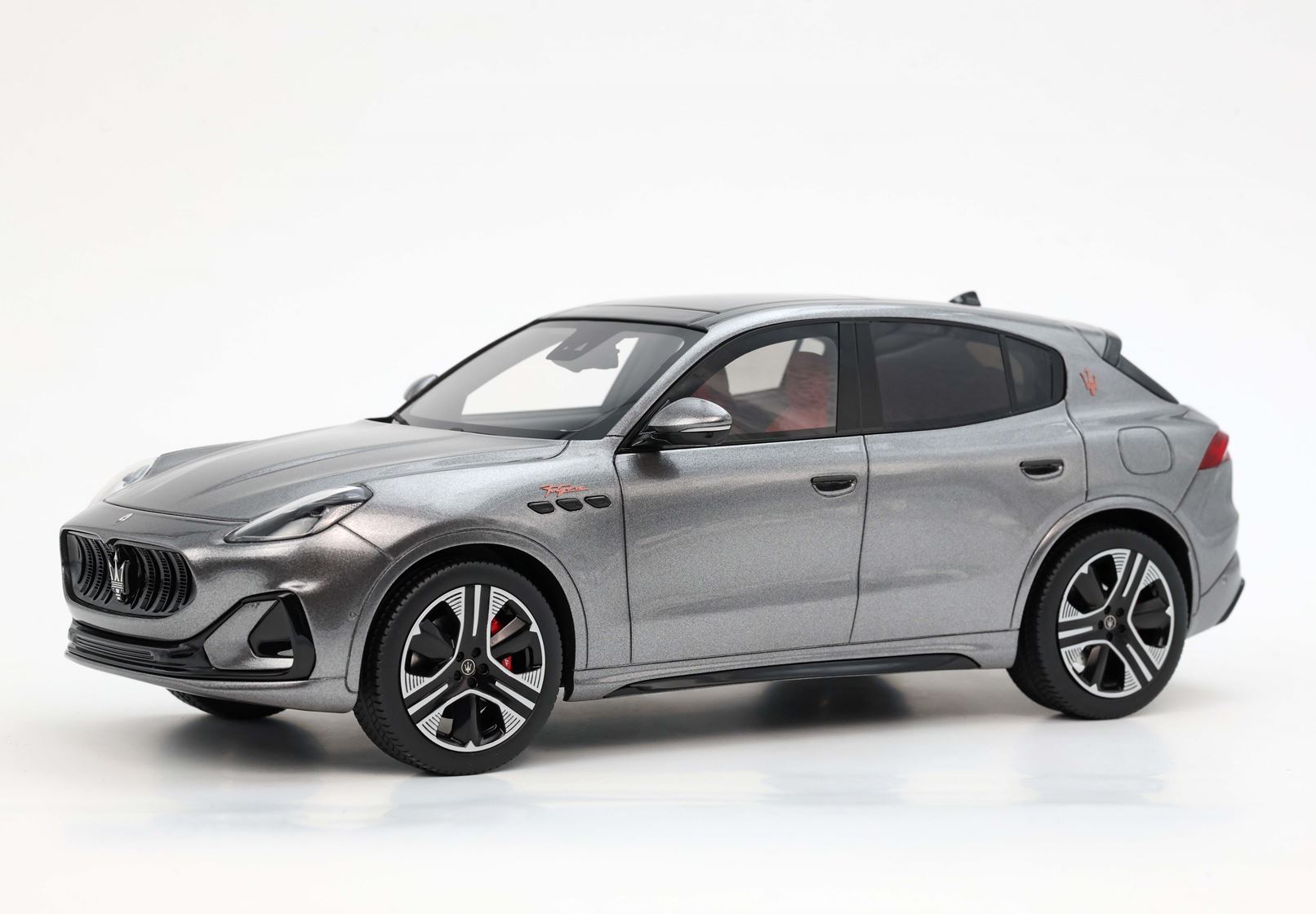 BBR Maserati Grecale Folgore 2022 - Lava Grey | 1:18 - Imagen 5