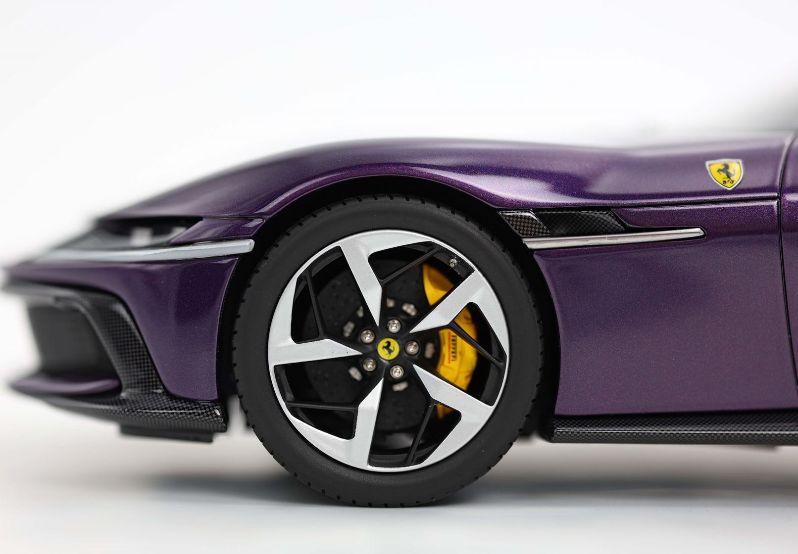 BBR Ferrari 12Cilindri Coupe - Purple Hong Kong | 1:18 - Imagen 6