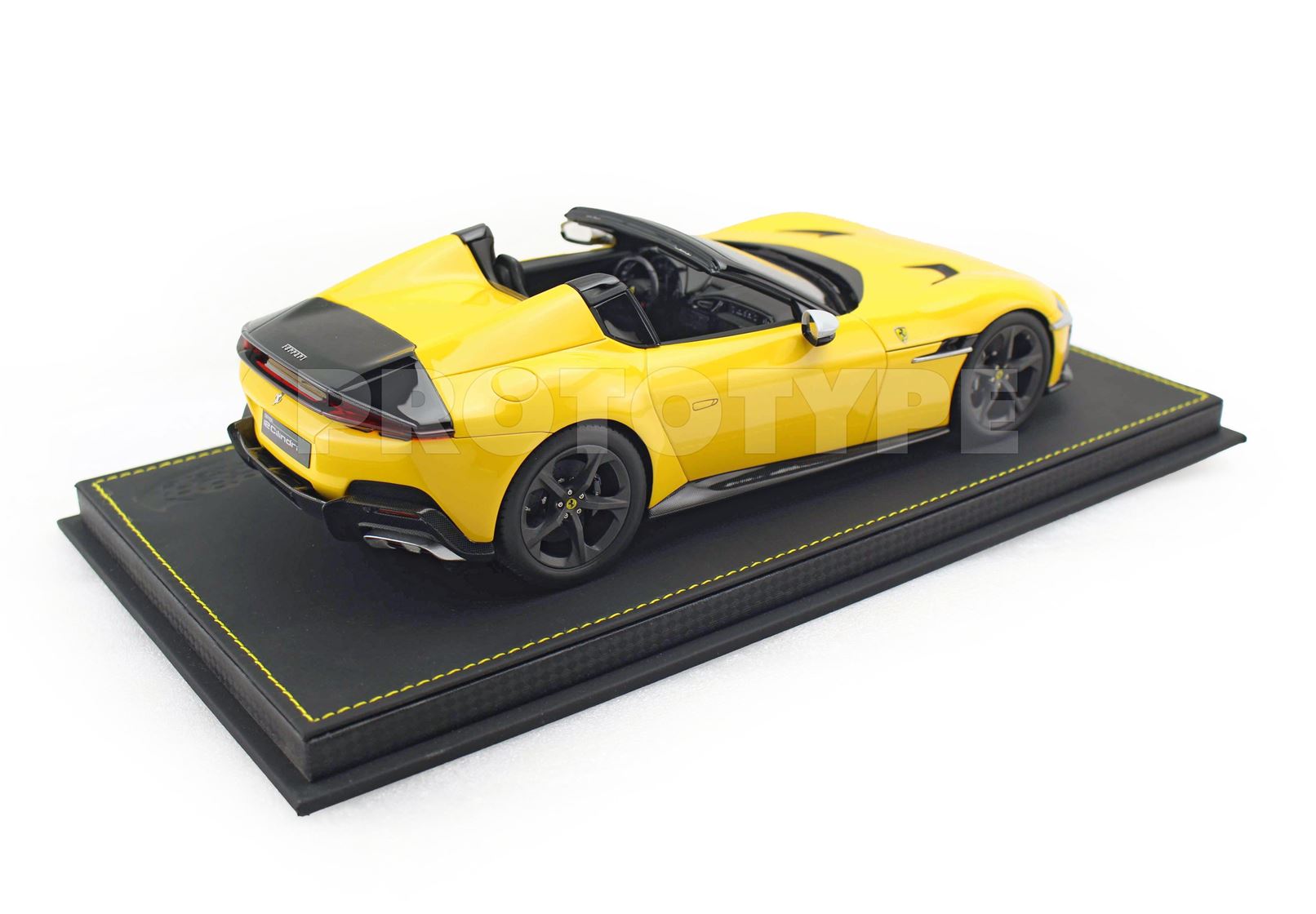 BBR Ferrari 12Cilindri Spider - Modena Yellow | 1:18 - Imagen 2