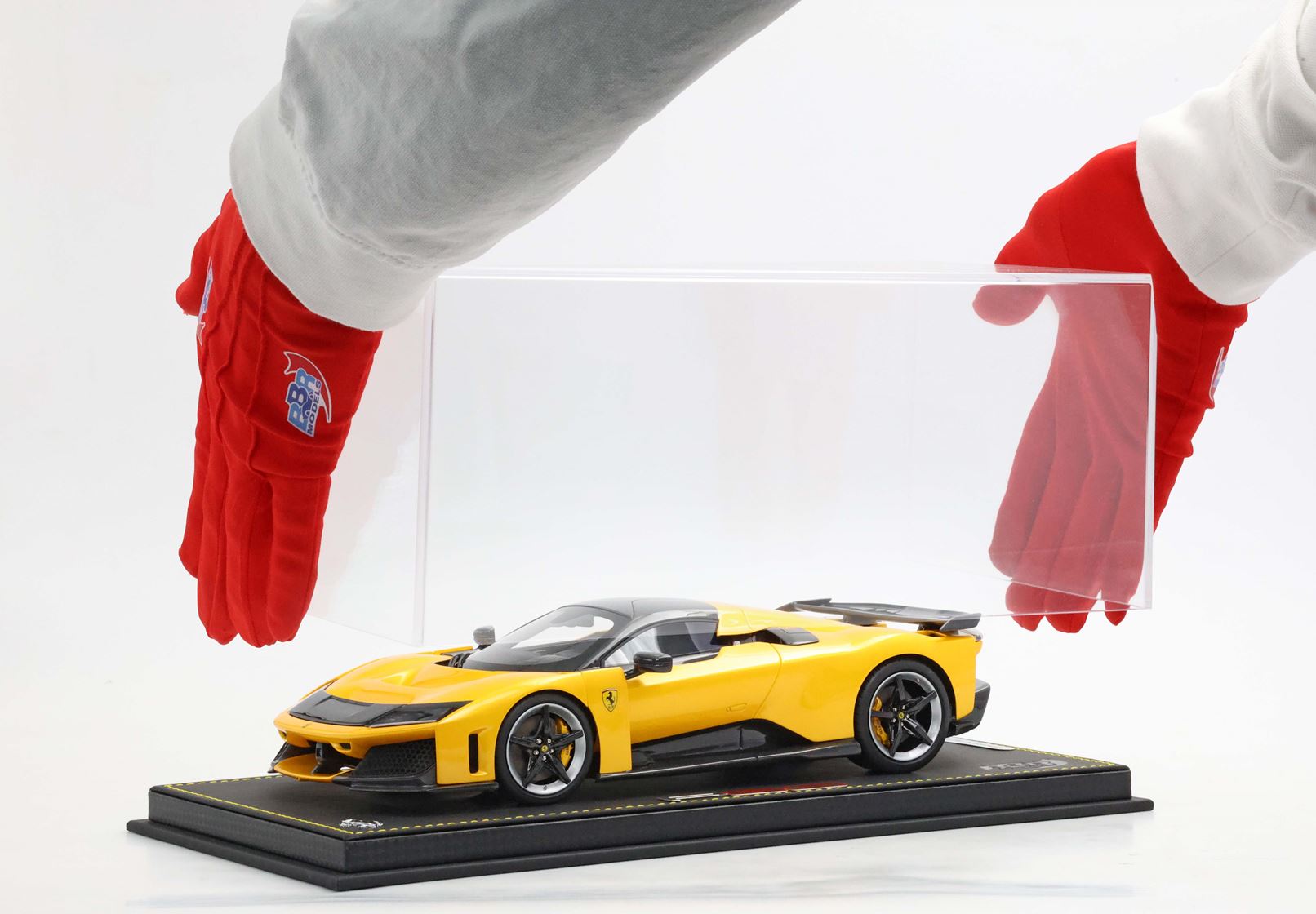 BBR Ferrari F80 Yellow Calipers and Bicolor Wheels - Tri-Coat Yellow | 1:18 - Imagen 2