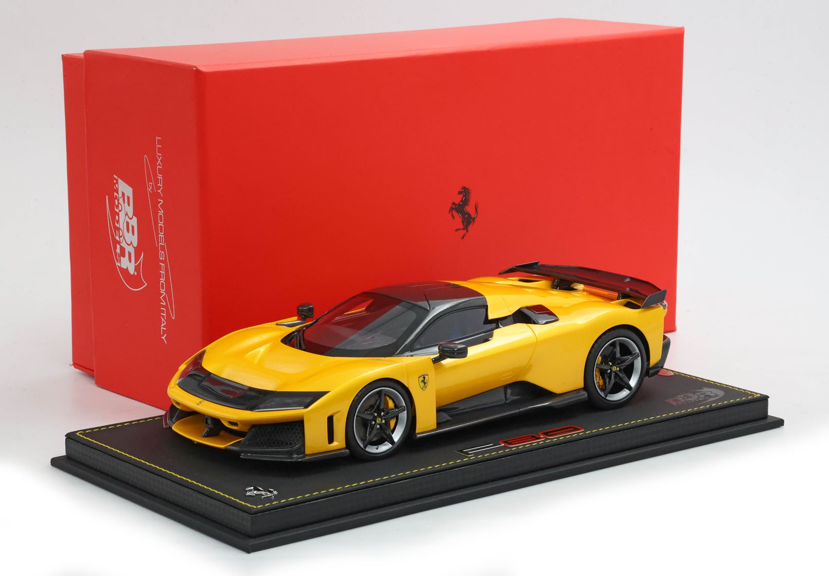 BBR Ferrari F80 Yellow Calipers and Bicolor Wheels - Tri-Coat Yellow | 1:18 - Imagen 10