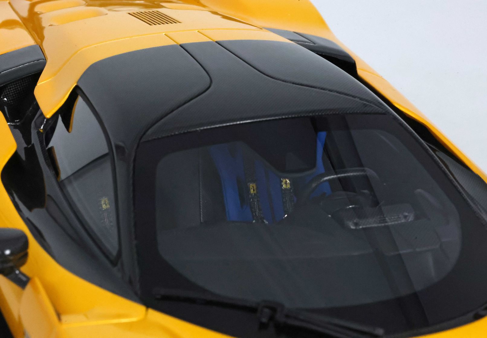 BBR Ferrari F80 Yellow Calipers and Bicolor Wheels - Tri-Coat Yellow | 1:18 - Imagen 5