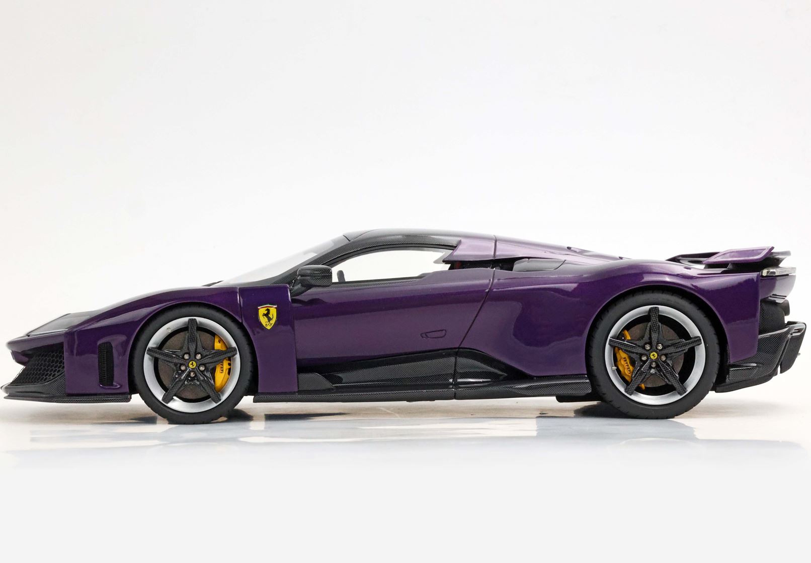 BBR Ferrari F80 Optional Carbonio - Purple Hong Kong | 1:18 - Image 7