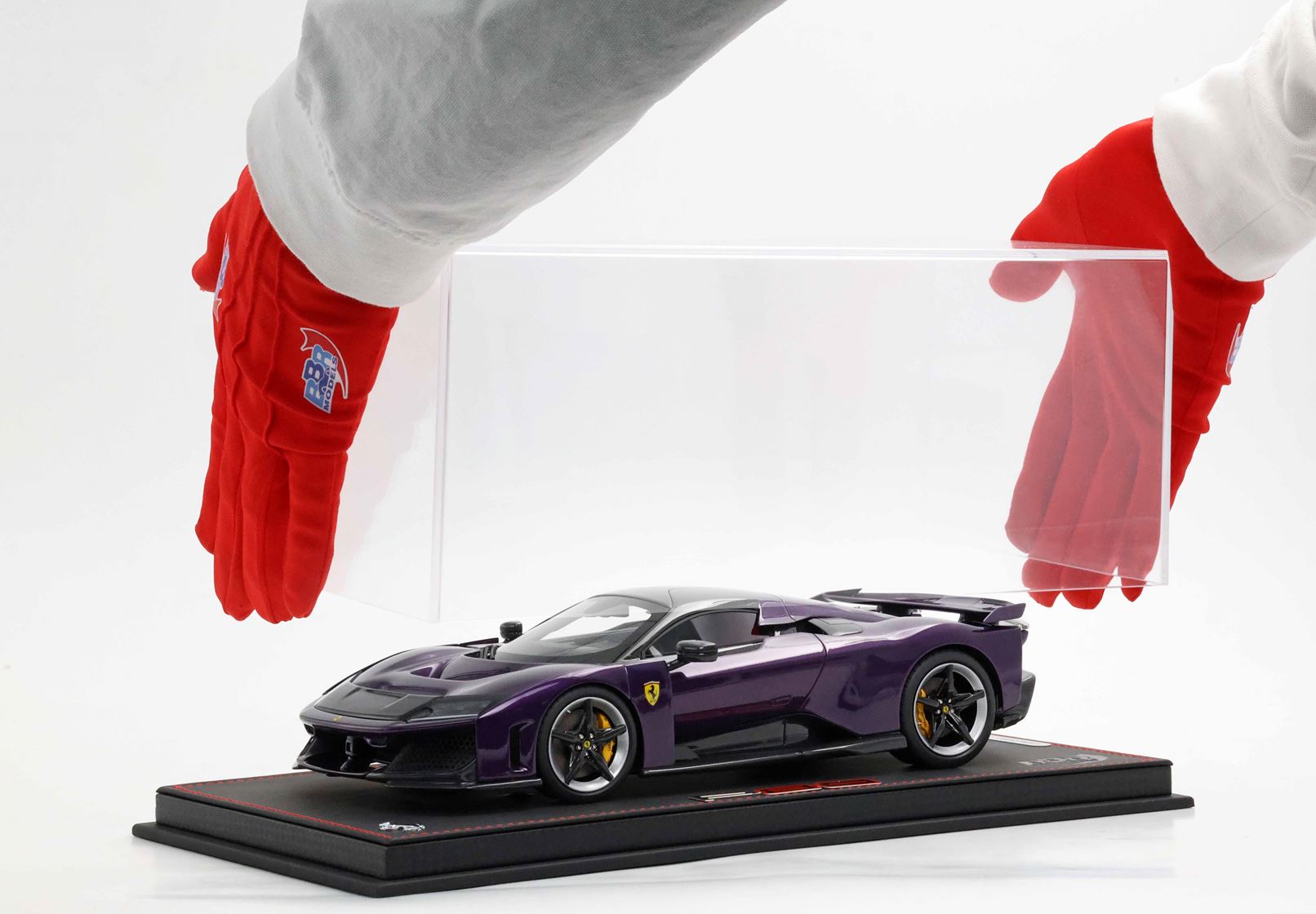 BBR Ferrari F80 Optional Carbonio - Purple Hong Kong | 1:18 - Image 2