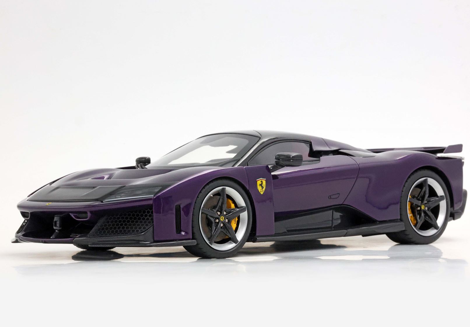 BBR Ferrari F80 Optional Carbonio - Purple Hong Kong | 1:18 - Image 8