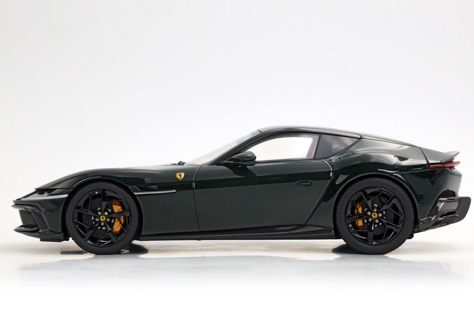 BBR Ferrari 12Cilindri Tetto Panoramico - British Green | 1:18 - Imagen 6