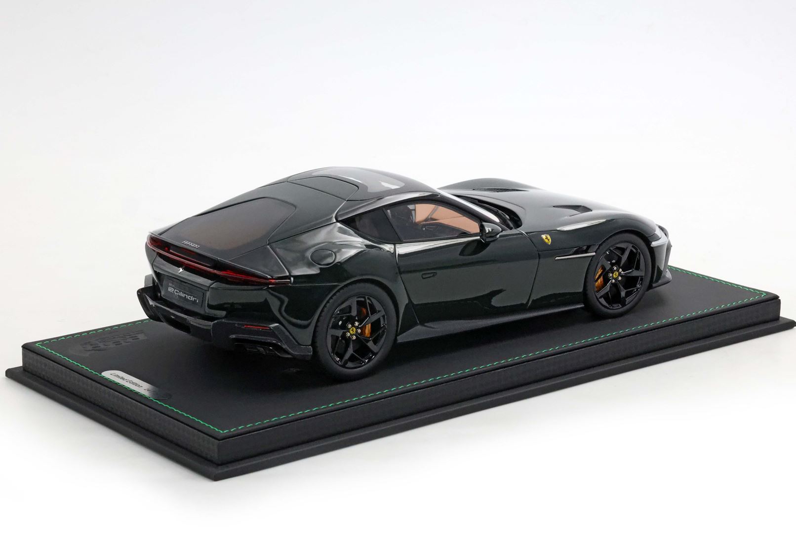 BBR Ferrari 12Cilindri Tetto Panoramico - British Green | 1:18 - Imagen 3