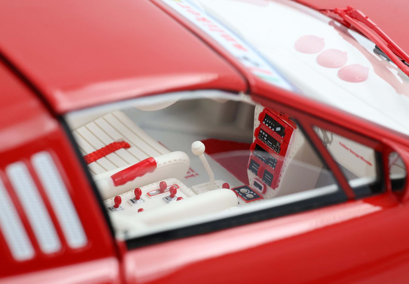BBR Ferrari 512 BB Targa Anliker 1984 - Red | 1:18 - Imagen 5