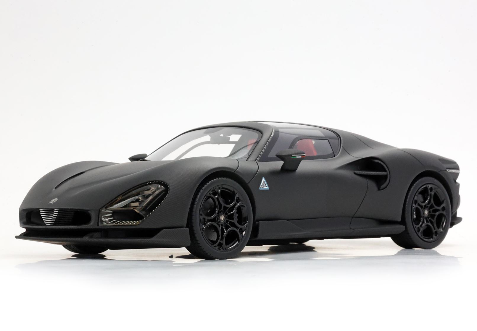 BBR Alfa Romeo 33 Stradale - Matte Carbon | 1:18 - Imagen 4