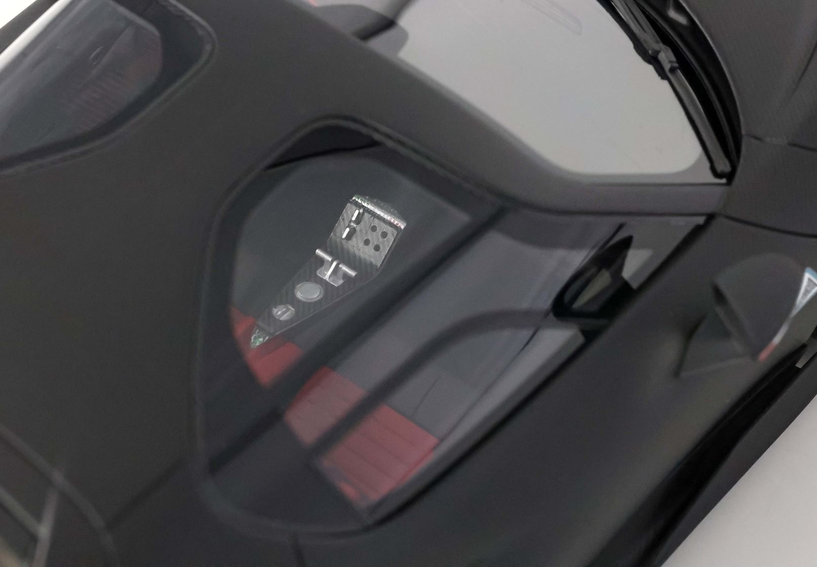 BBR Alfa Romeo 33 Stradale - Matte Carbon | 1:18 - Imagen 7