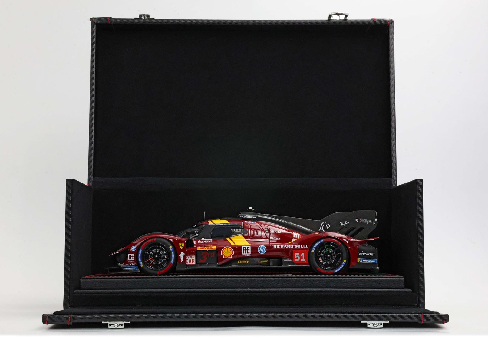 BBR Ferrari 499P Car n. 51 3rd Qatar 1812km 2025 - Matte Red | 1:18 - Immagine 9