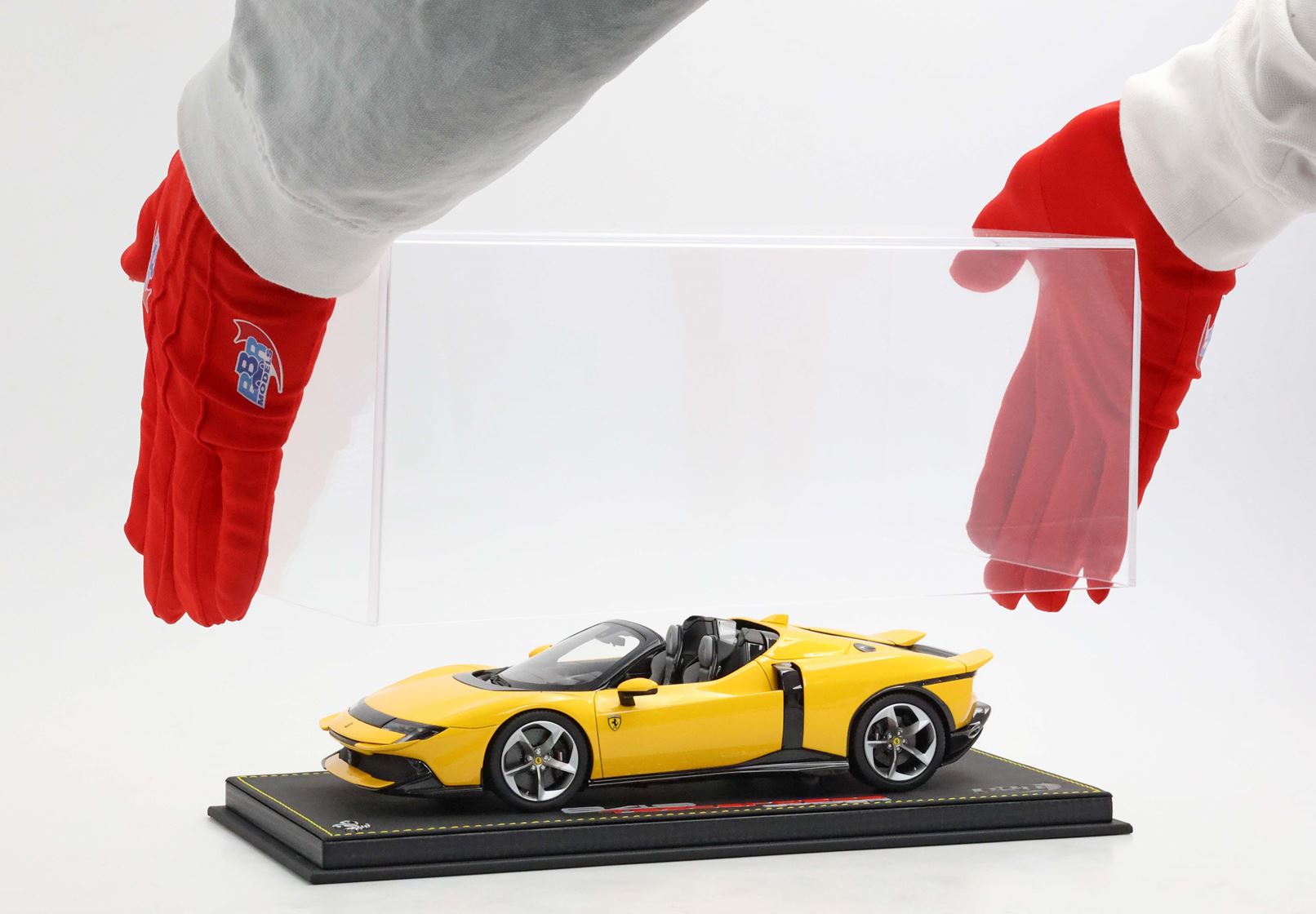 BBR Ferrari 849 Testarossa Spider Press Version - Modena Yellow | 1:18 - 画像2