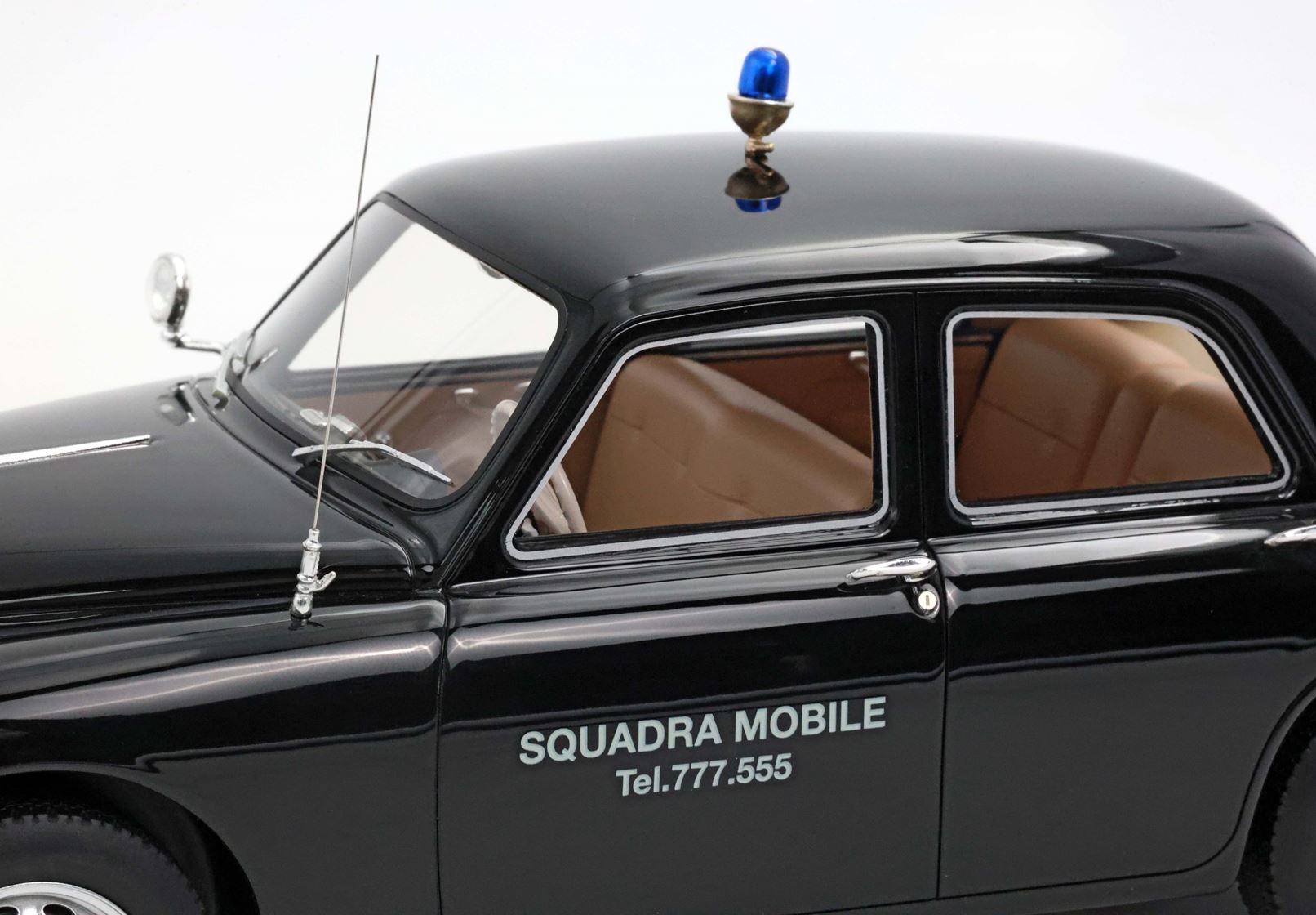BBR Alfa Romeo 1900 Squadra Mobile Polizia by RGM Design | 1:18 - 画像4