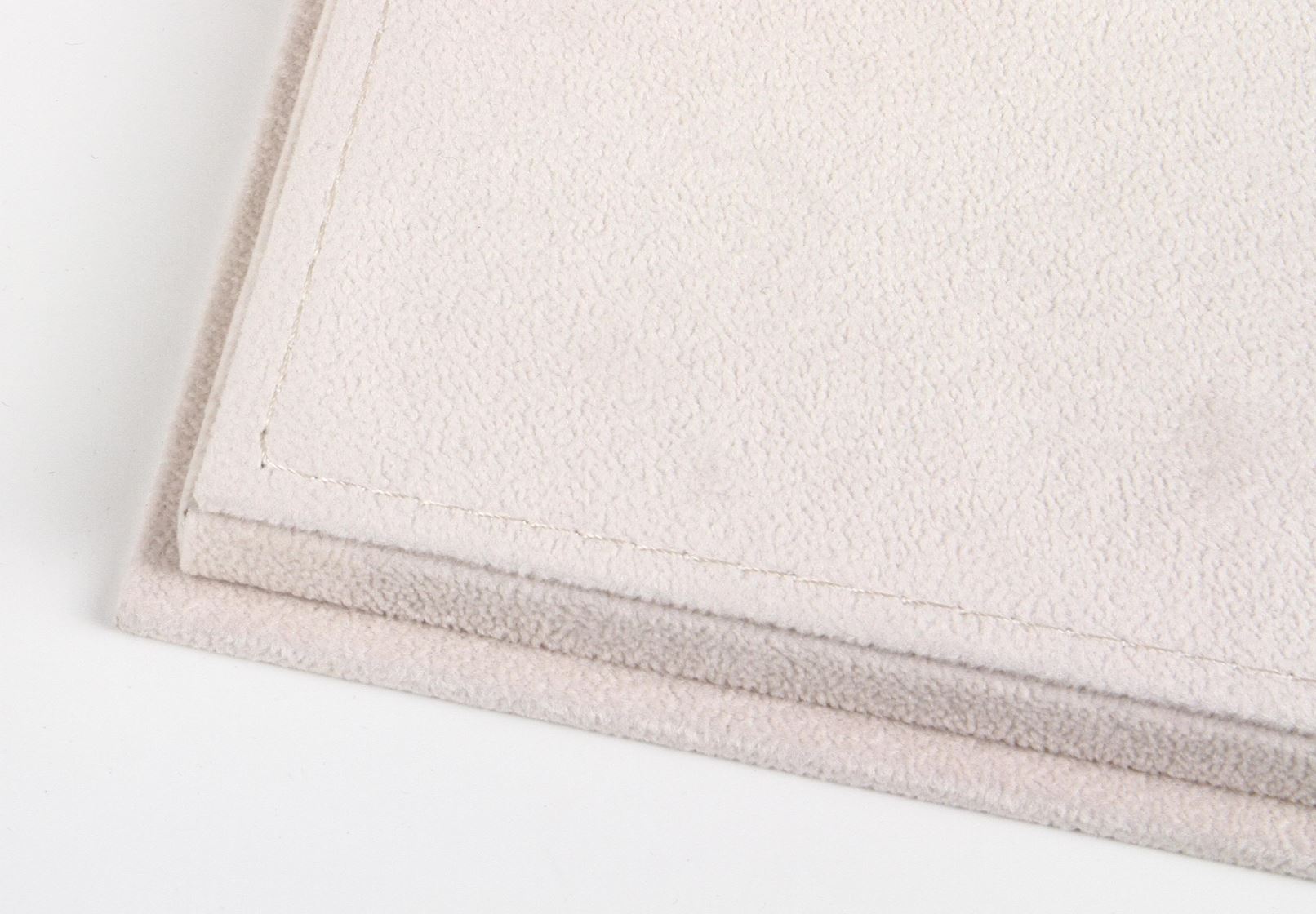 BBR Display Case White Alcantara Base - White | 1:18 - Image 3