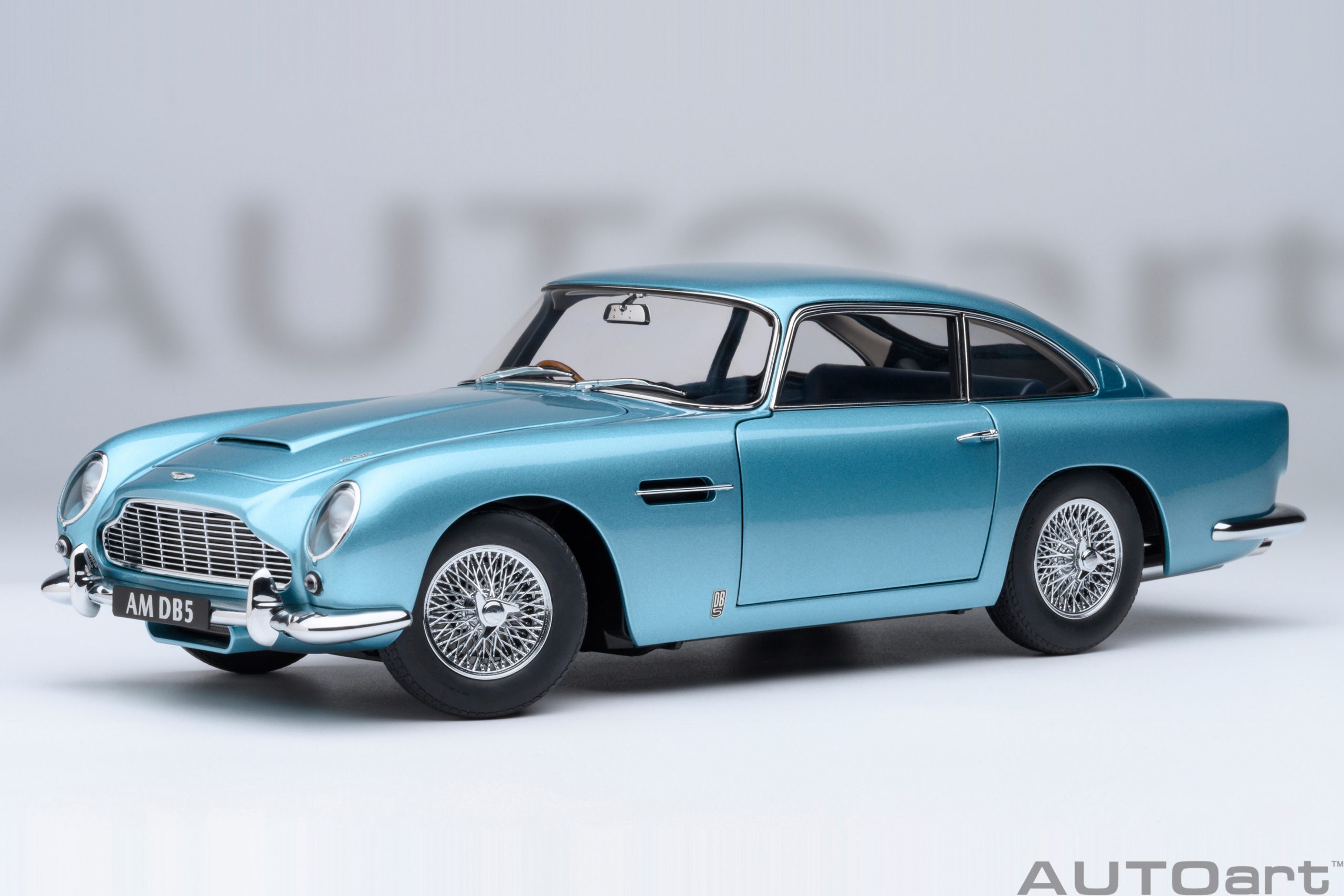 AUTOart Aston Martin DB5 1964 1:18 - Caribbean Pearl Blue