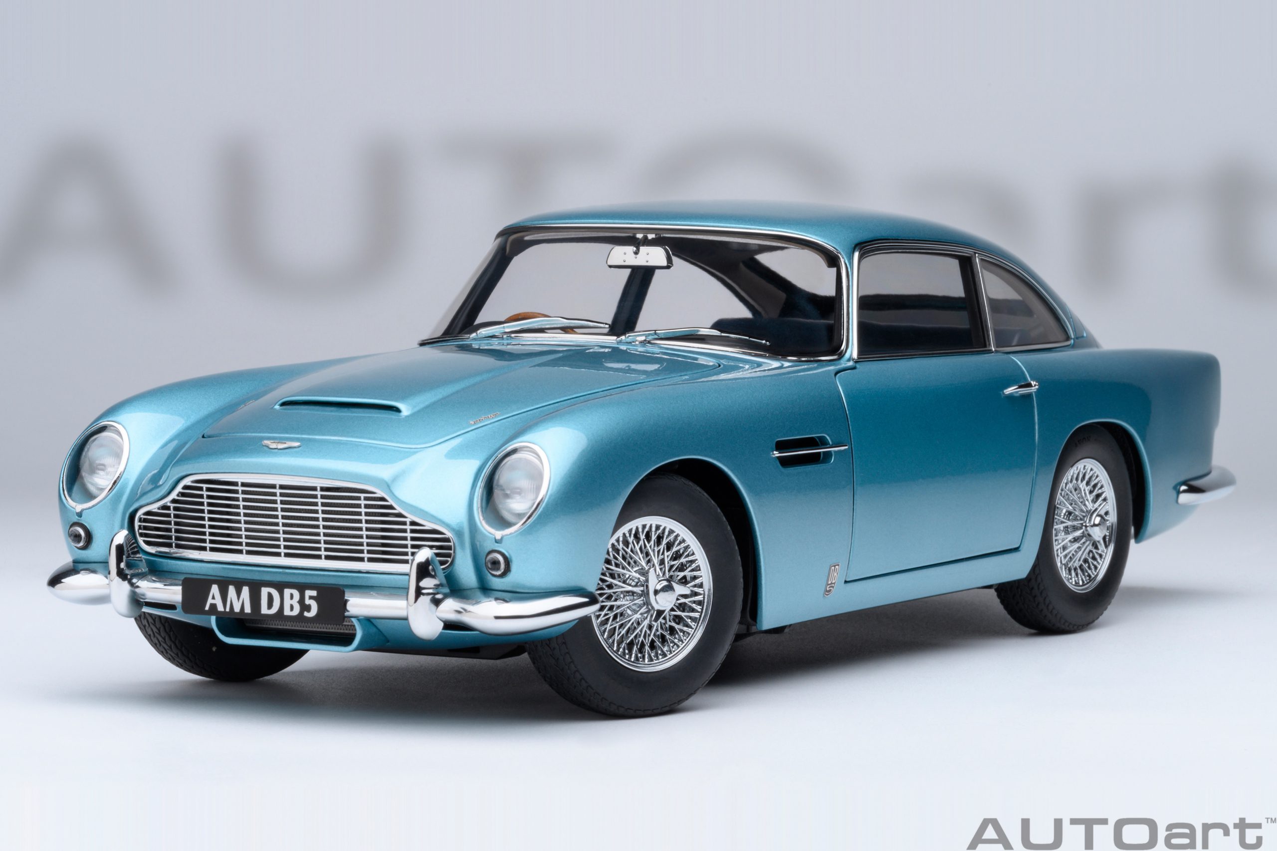 AUTOart Aston Martin DB5 1964 1:18 - Caribbean Pearl Blue – Bild 17