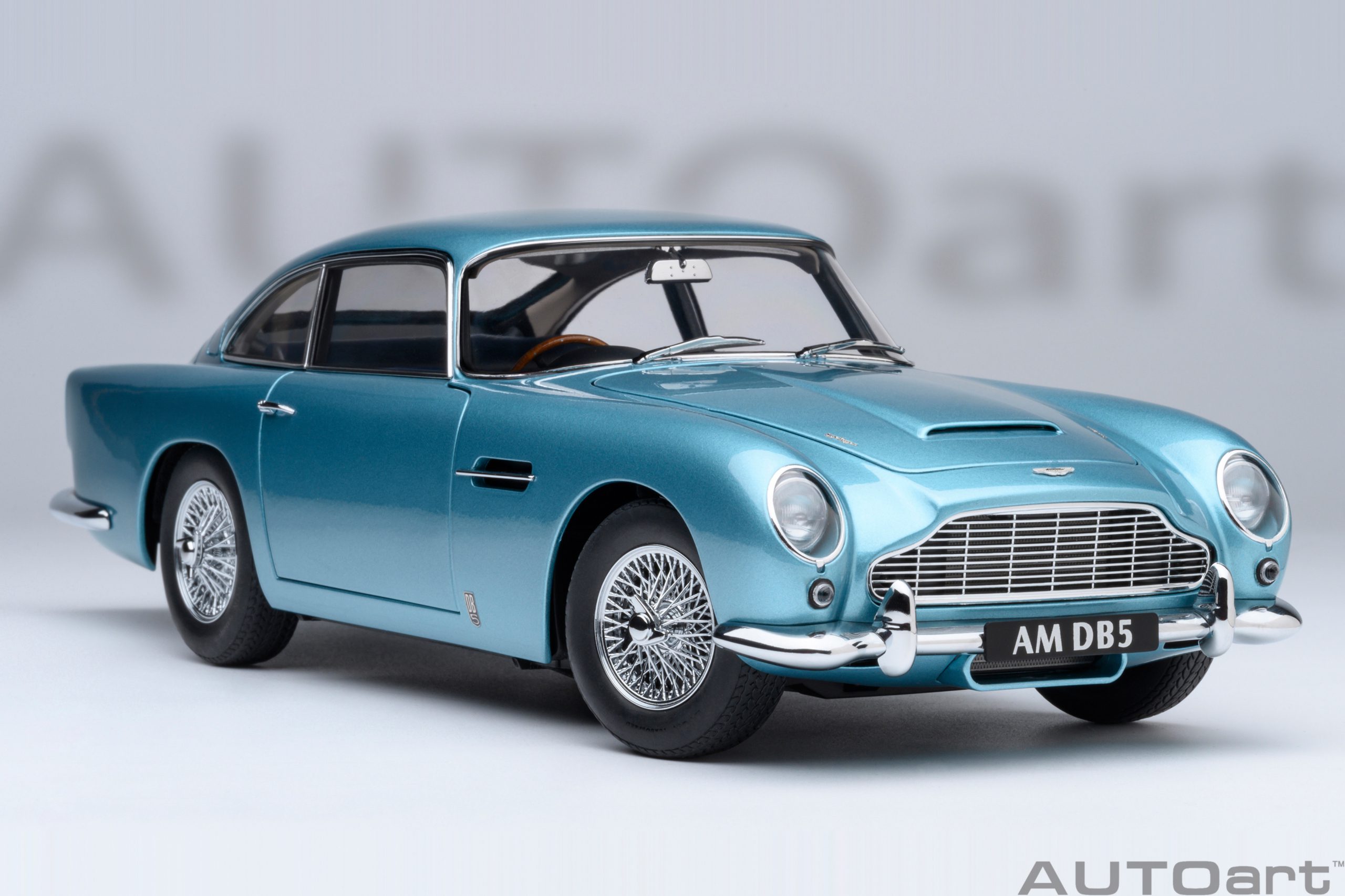AUTOart Aston Martin DB5 1964 1:18 - Caribbean Pearl Blue – Bild 18