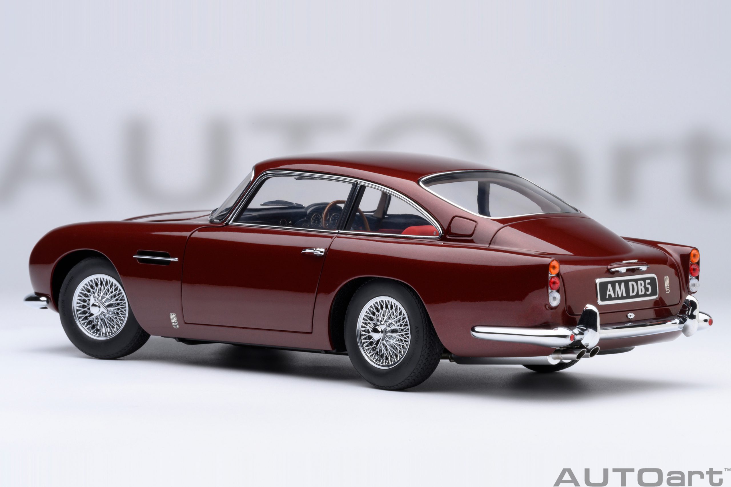 AUTOart Aston Martin DB5 1964 1:18 - Dubonnet Rosso - 画像2