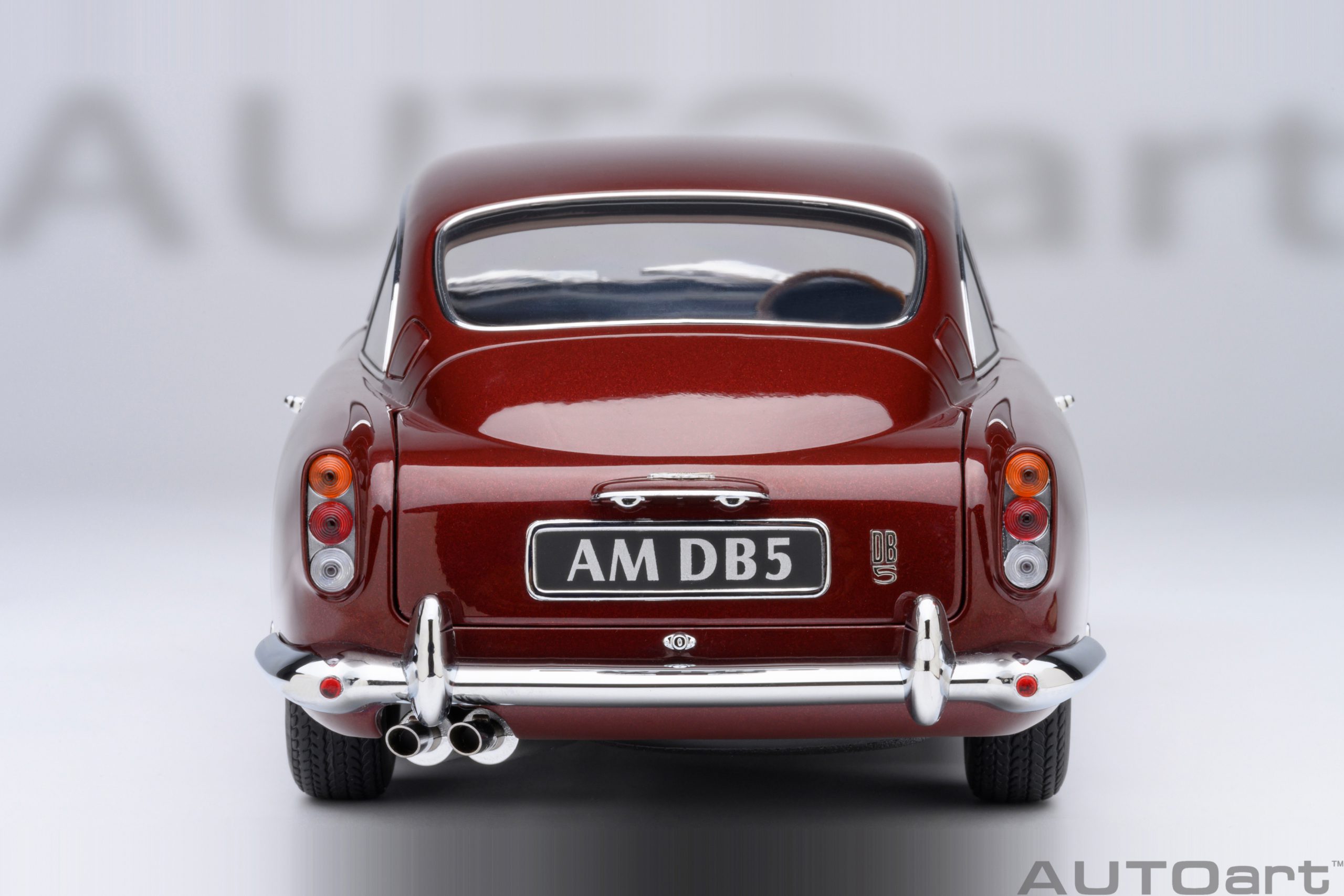 AUTOart Aston Martin DB5 1964 1:18 - Dubonnet Rosso - 画像6