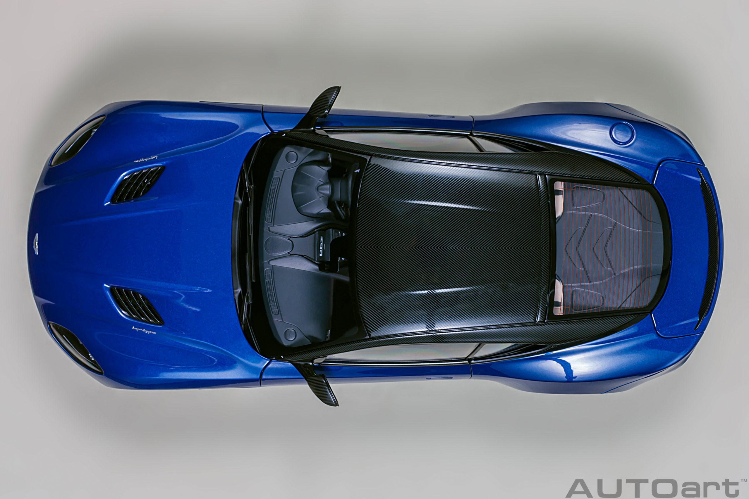 AUTOart Aston Martin DBS Superleggera 2019 1:18 - Zaffre Blue – Bild 7