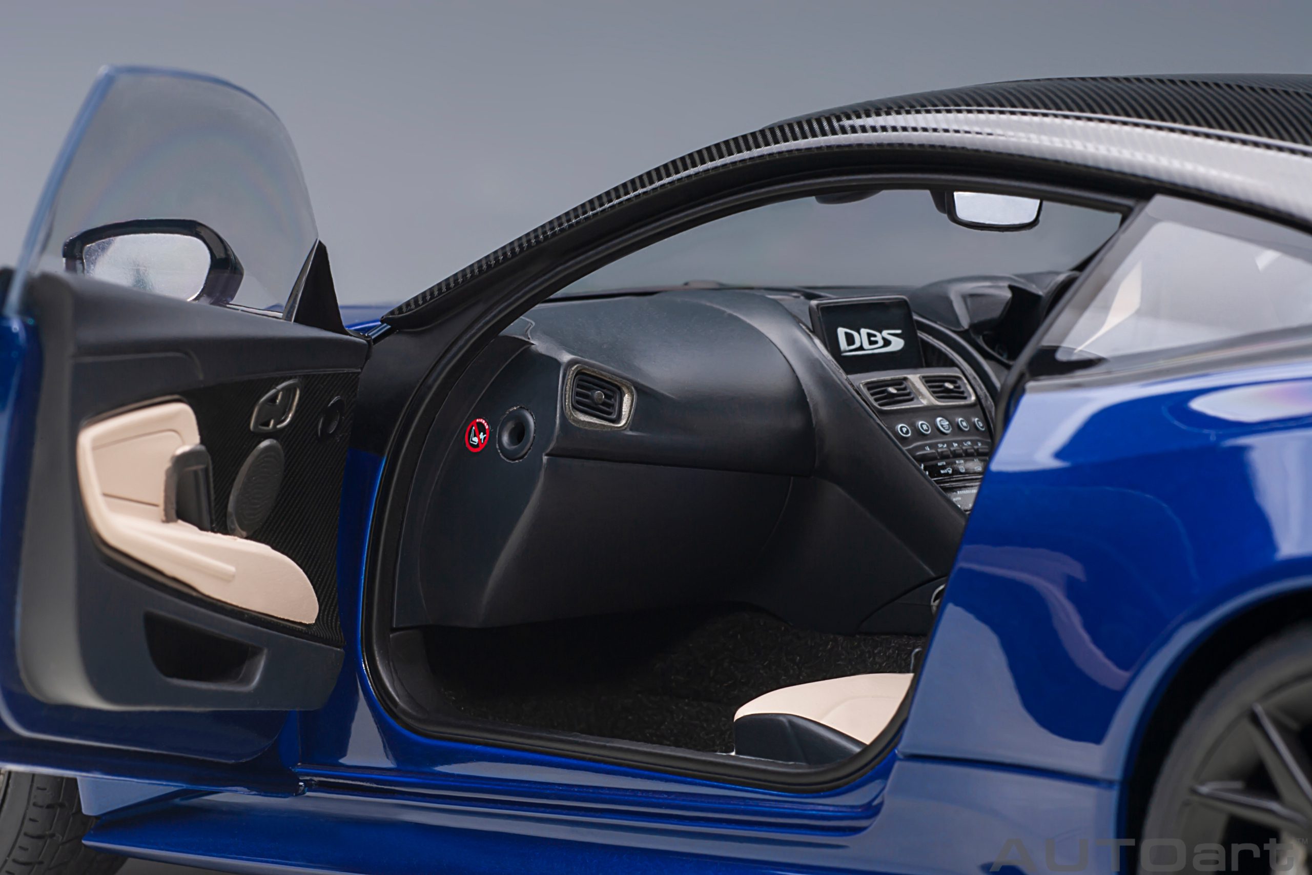AUTOart Aston Martin DBS Superleggera 2019 1:18 - Zaffre Blue – Bild 9