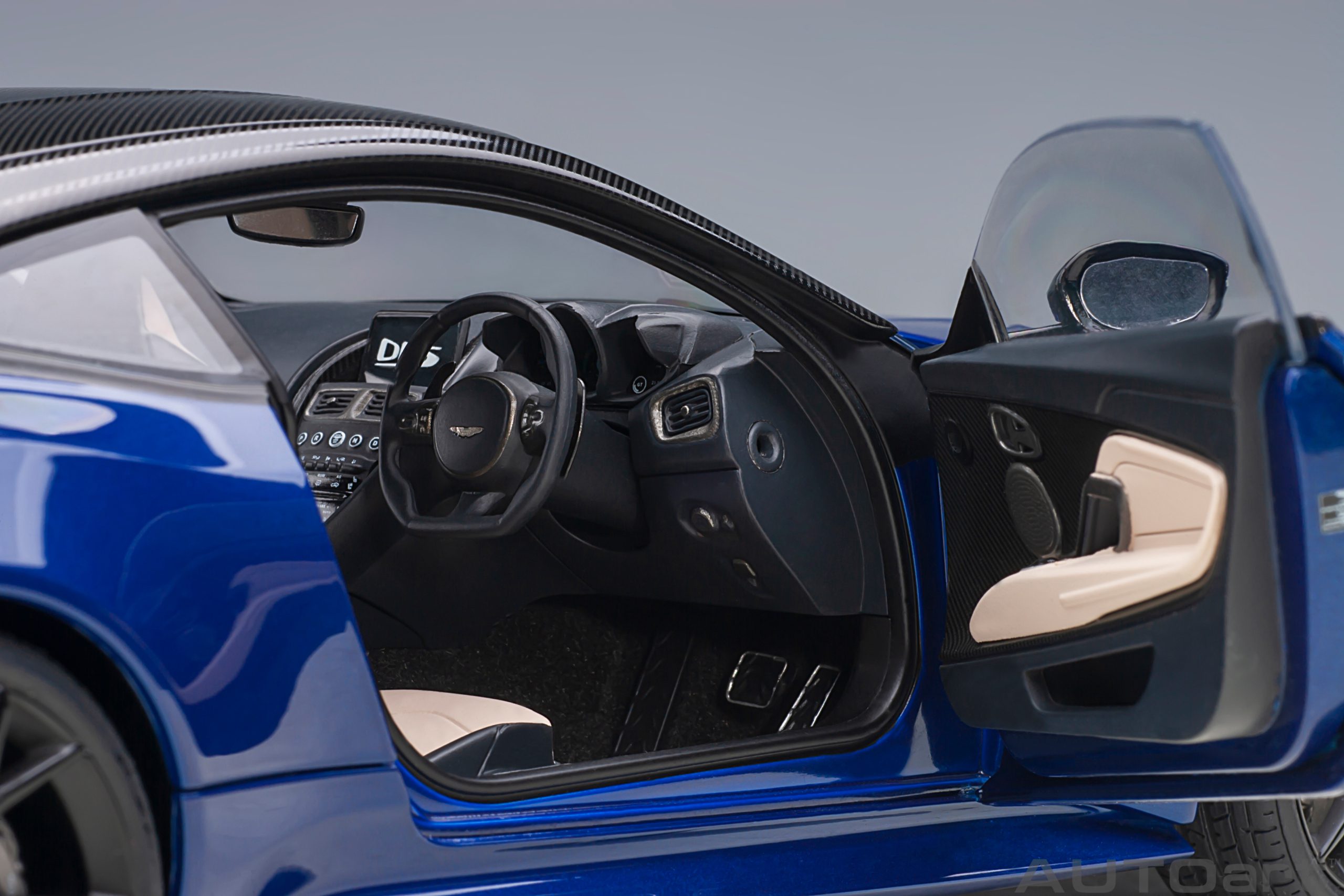 AUTOart Aston Martin DBS Superleggera 2019 1:18 - Zaffre Blue – Bild 10