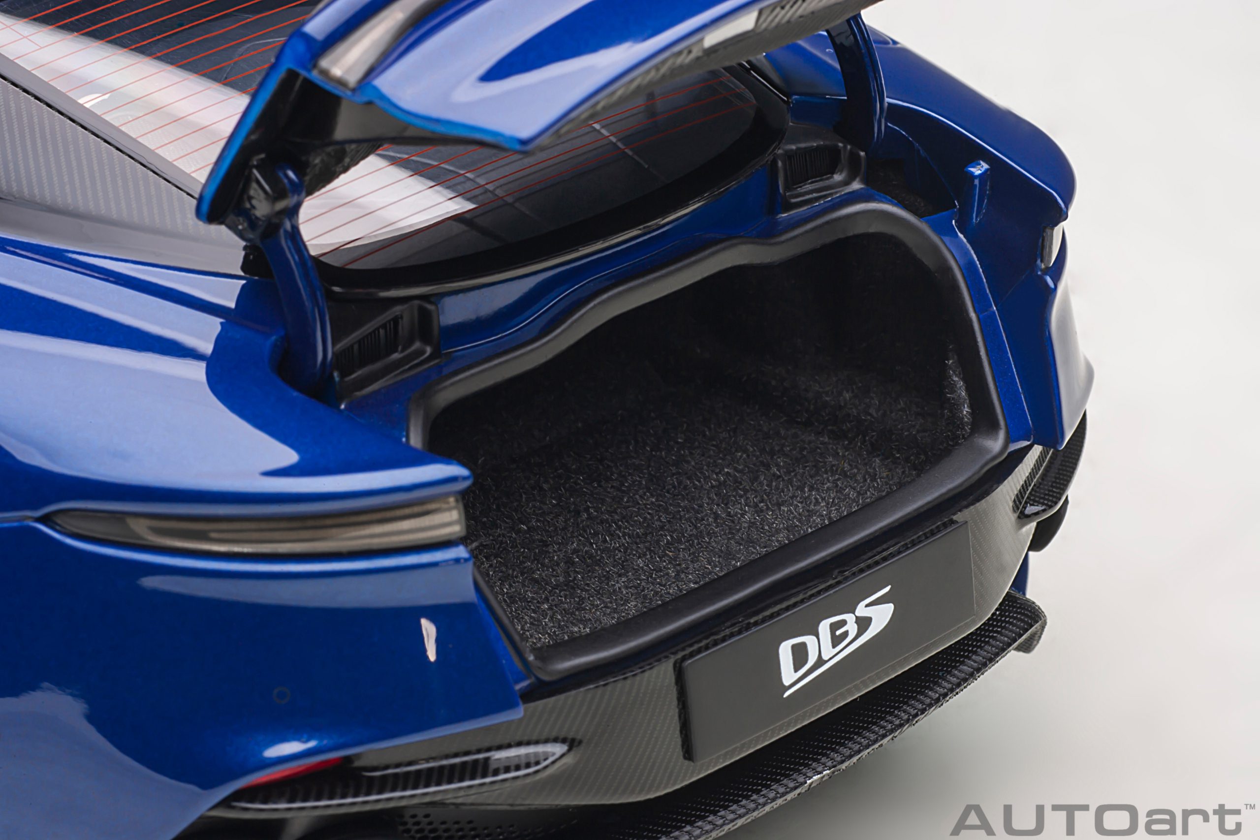 AUTOart Aston Martin DBS Superleggera 2019 1:18 - Zaffre Blue – Bild 12