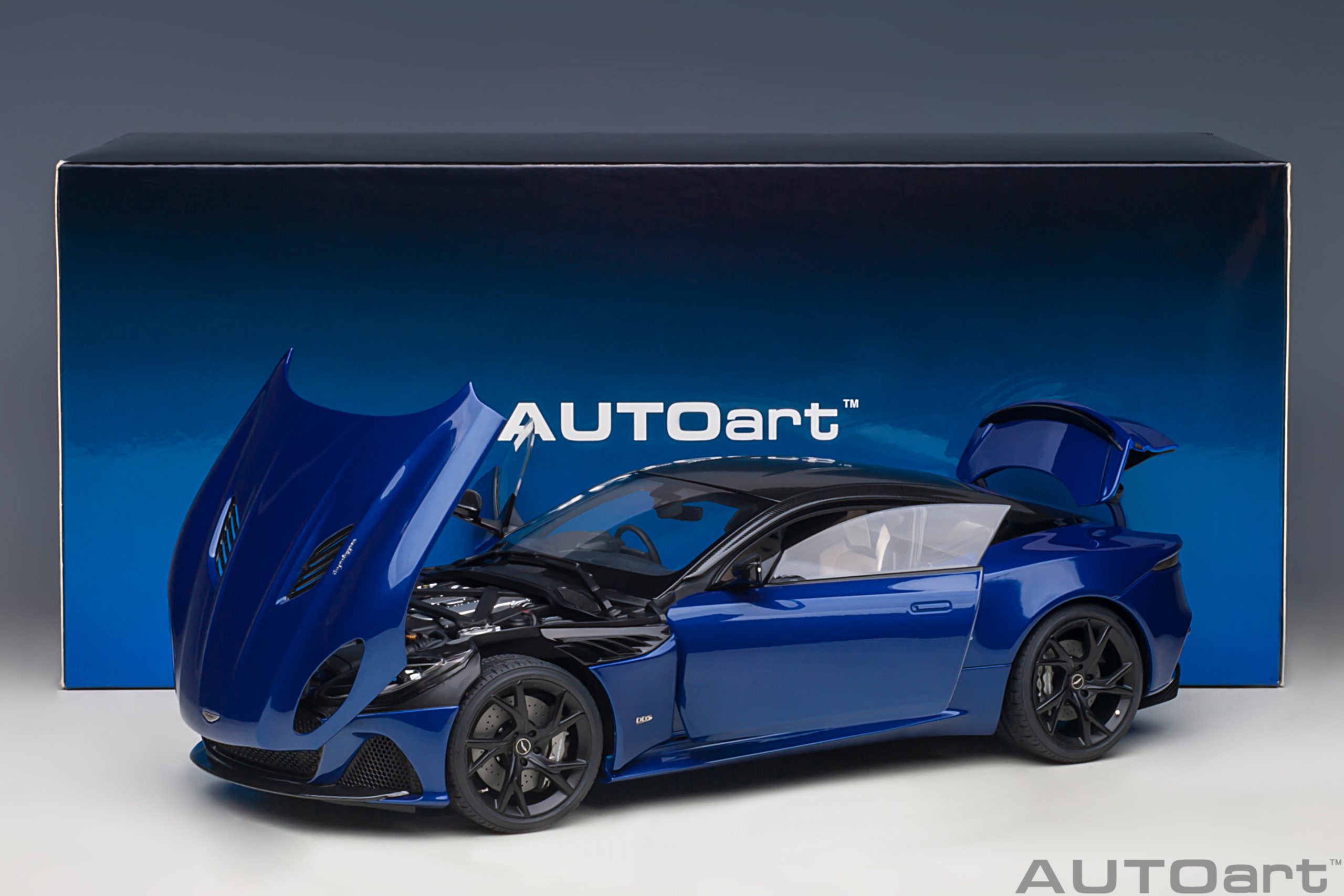 AUTOart Aston Martin DBS Superleggera 2019 1:18 - Zaffre Blue – Bild 18