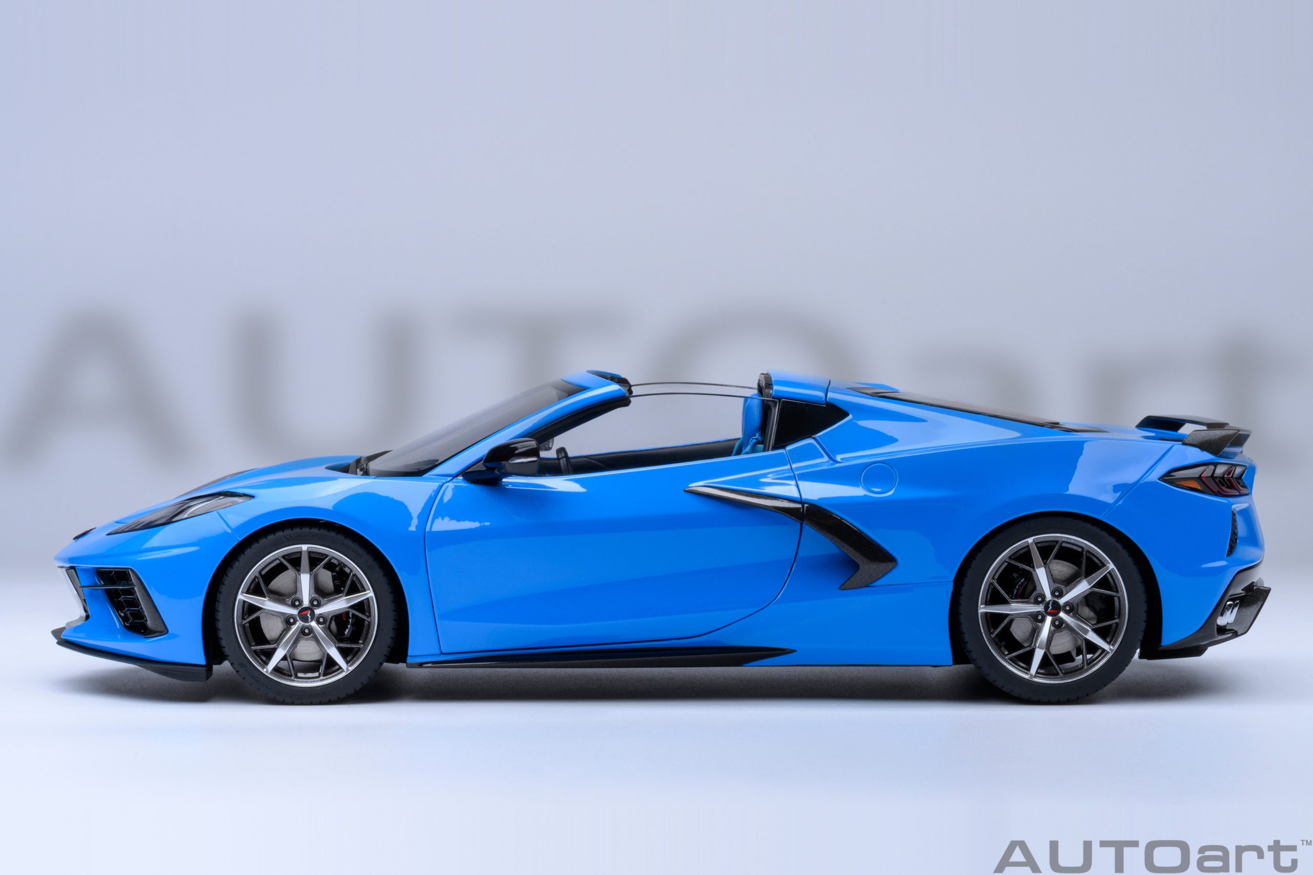 AUTOart Chevrolet Corvette C8 Stingray Z51 2020 1:18 - Rapid Blue - Image 5