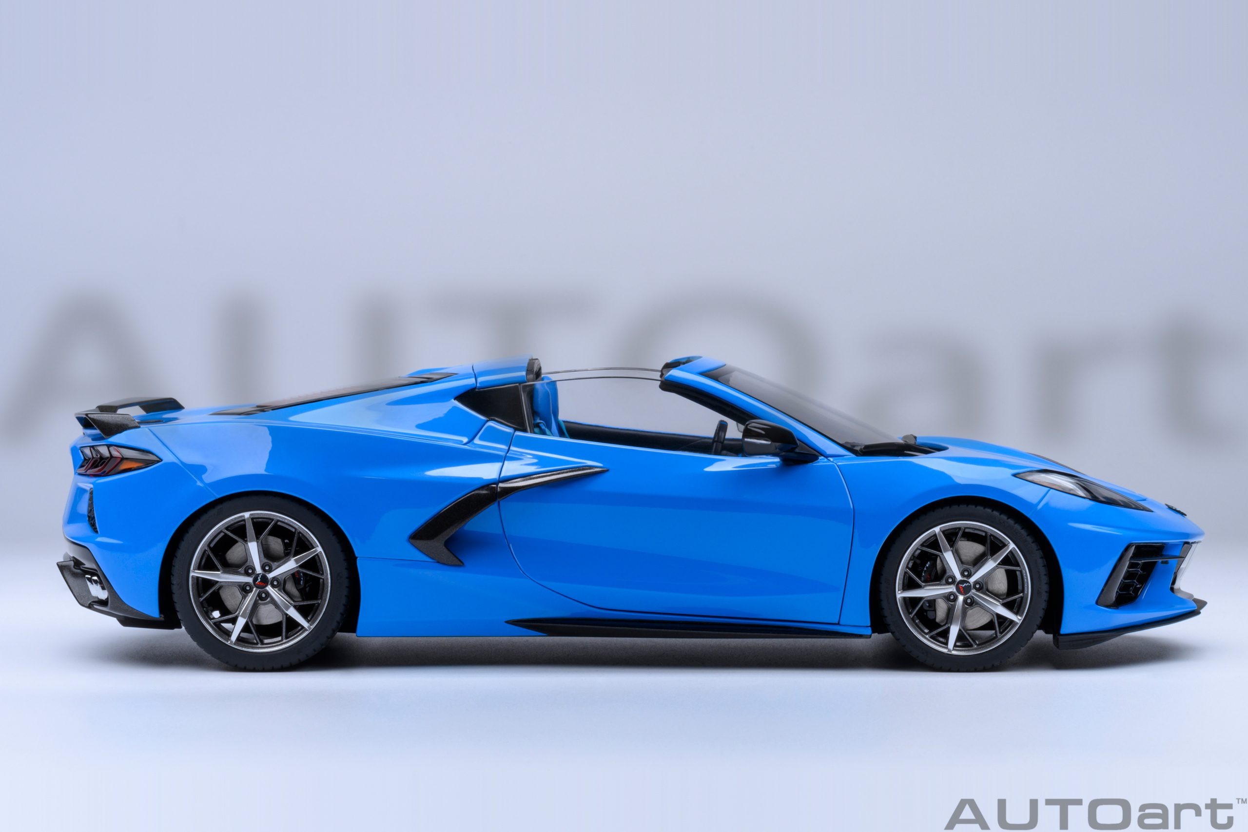 AUTOart Chevrolet Corvette C8 Stingray Z51 2020 1:18 - Rapid Blue - Image 6