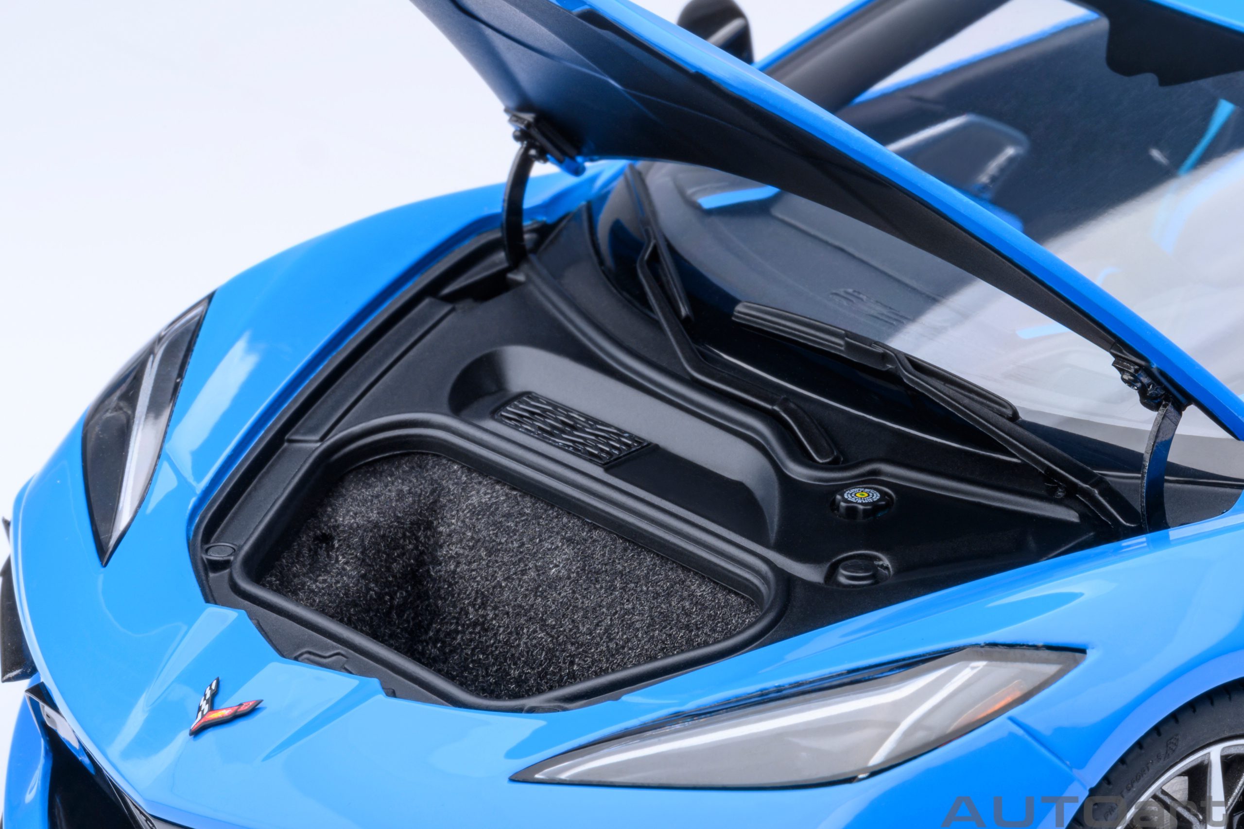 AUTOart Chevrolet Corvette C8 Stingray Z51 2020 1:18 - Rapid Blue - Image 13